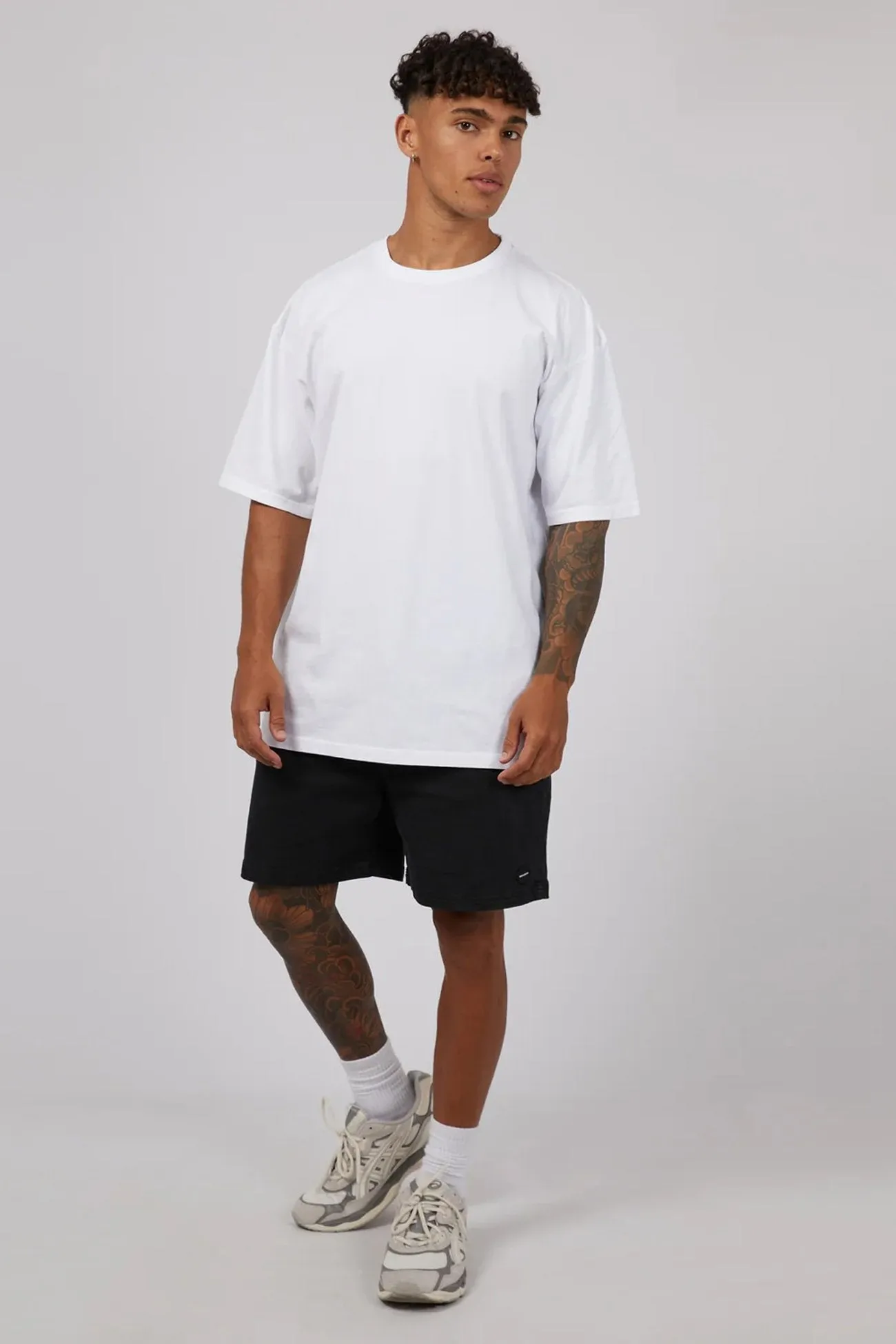 Secure fit tailored look 17" Twill Jogger Washed Black