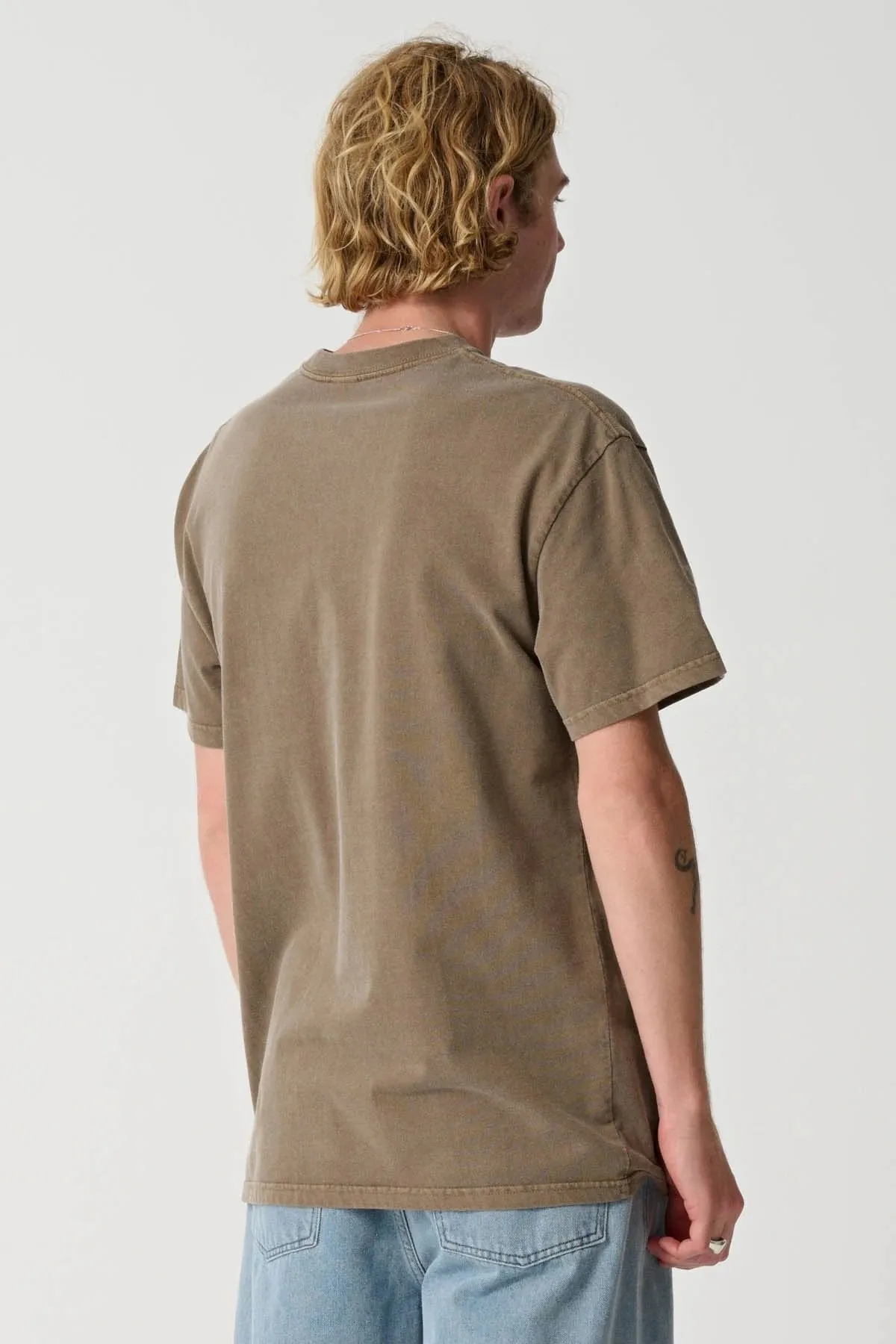 Non Irritating Label 91 Key Italic OG Short Sleeve Tee Pigment Coffee