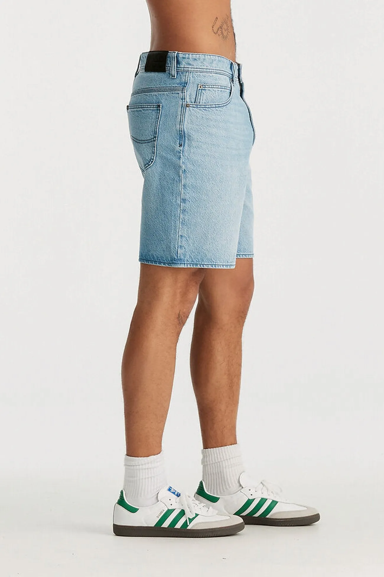 Casual Must-Have L-Four Baggy Short Emerge Indigo