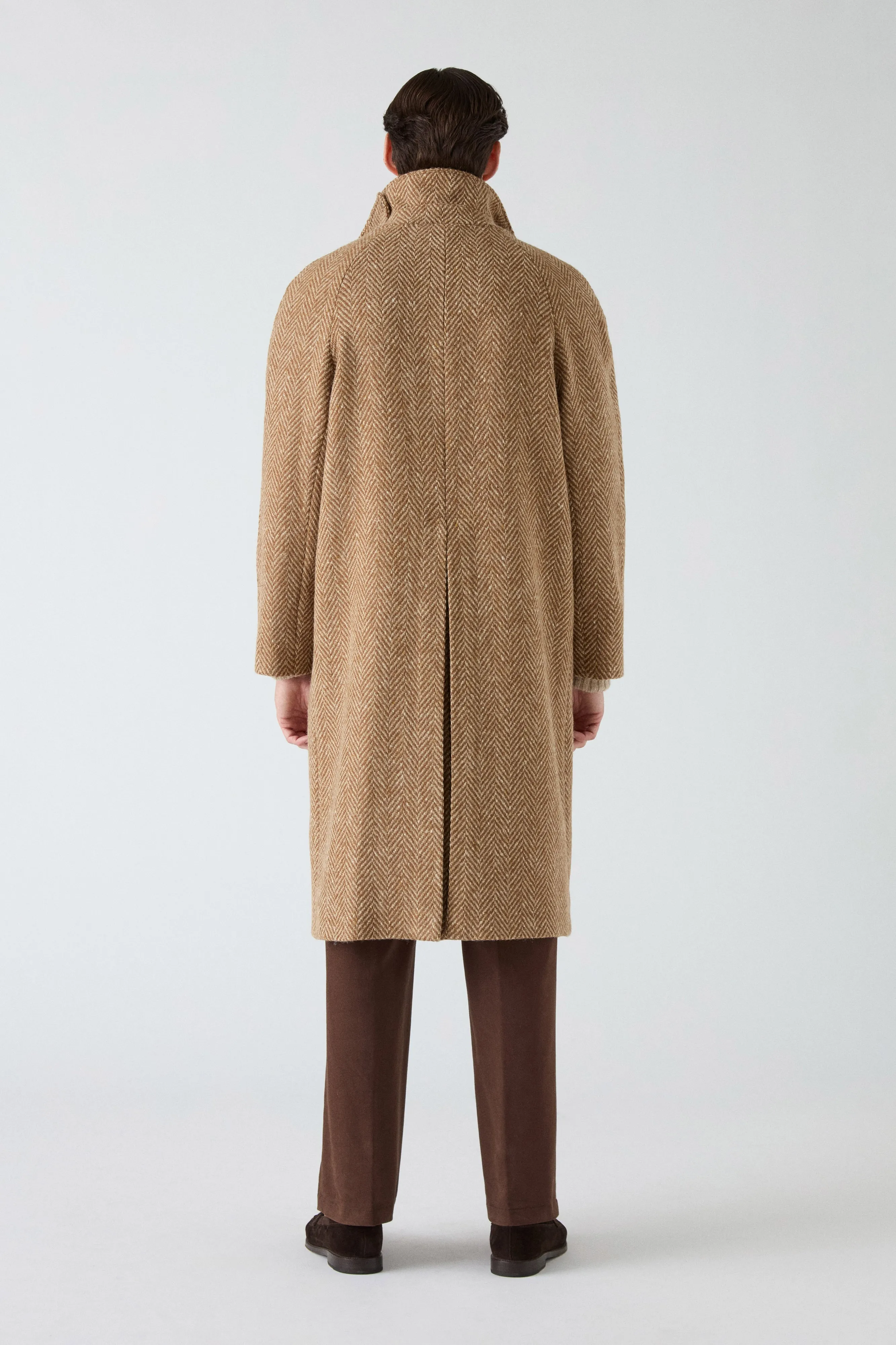 Nelson Tweed Raglan Coat - Cream/Camel Modern City Outfit