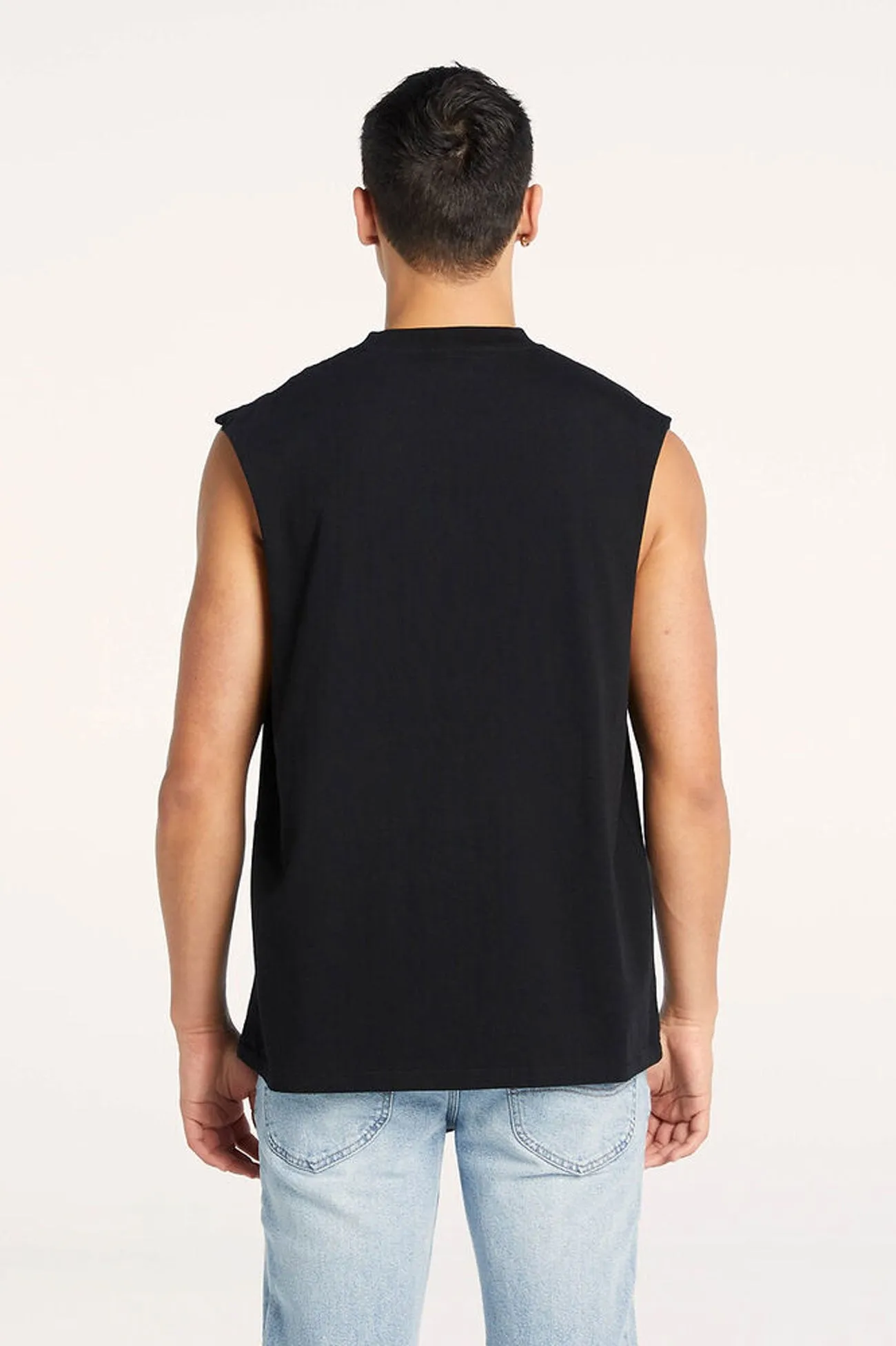 Hidden Pocket Design FrictionResistantEdges Altos Muscle Black