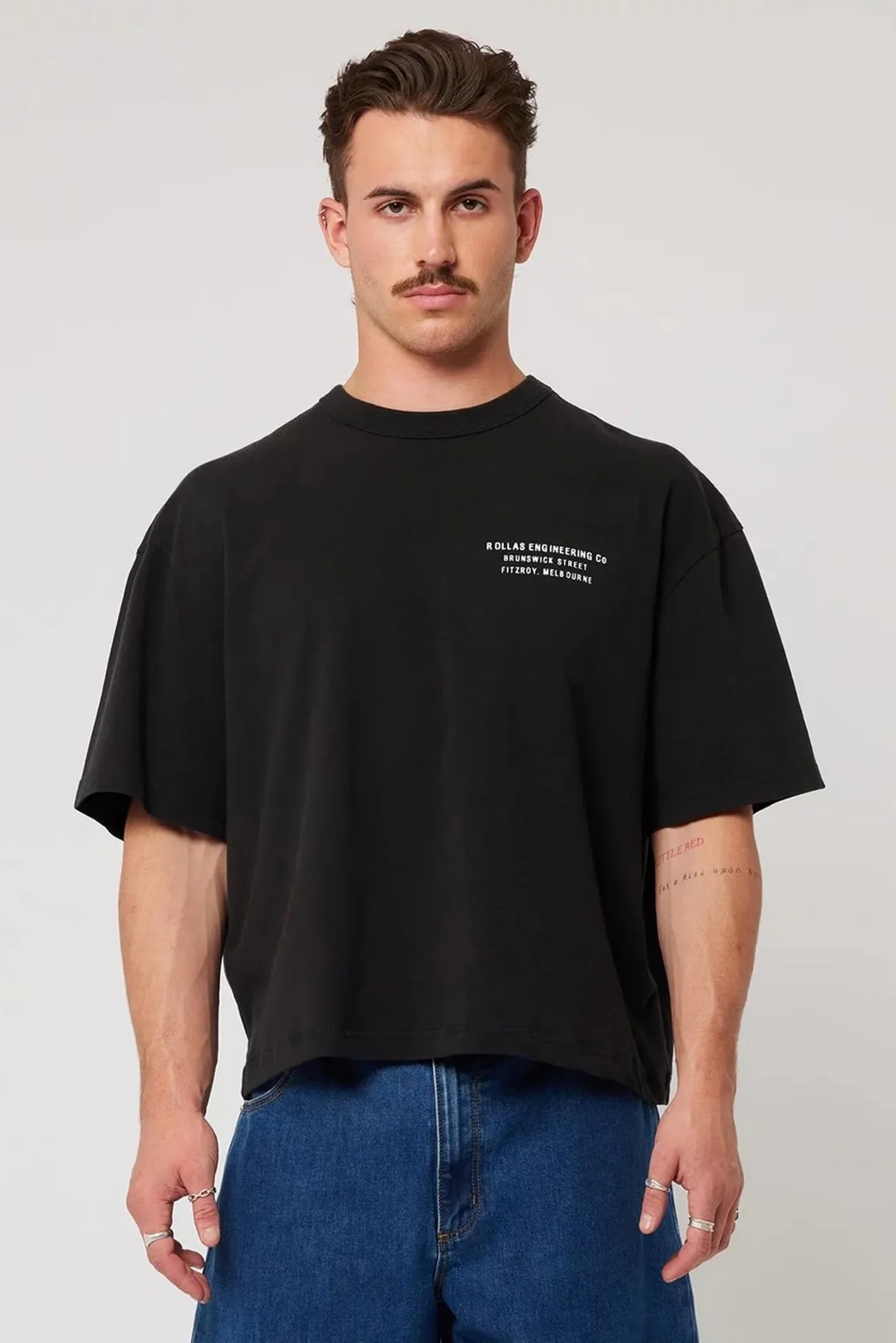 Contoured Side Panels EcoFriendlyTexture Big Motor Tee Chop Washed Black