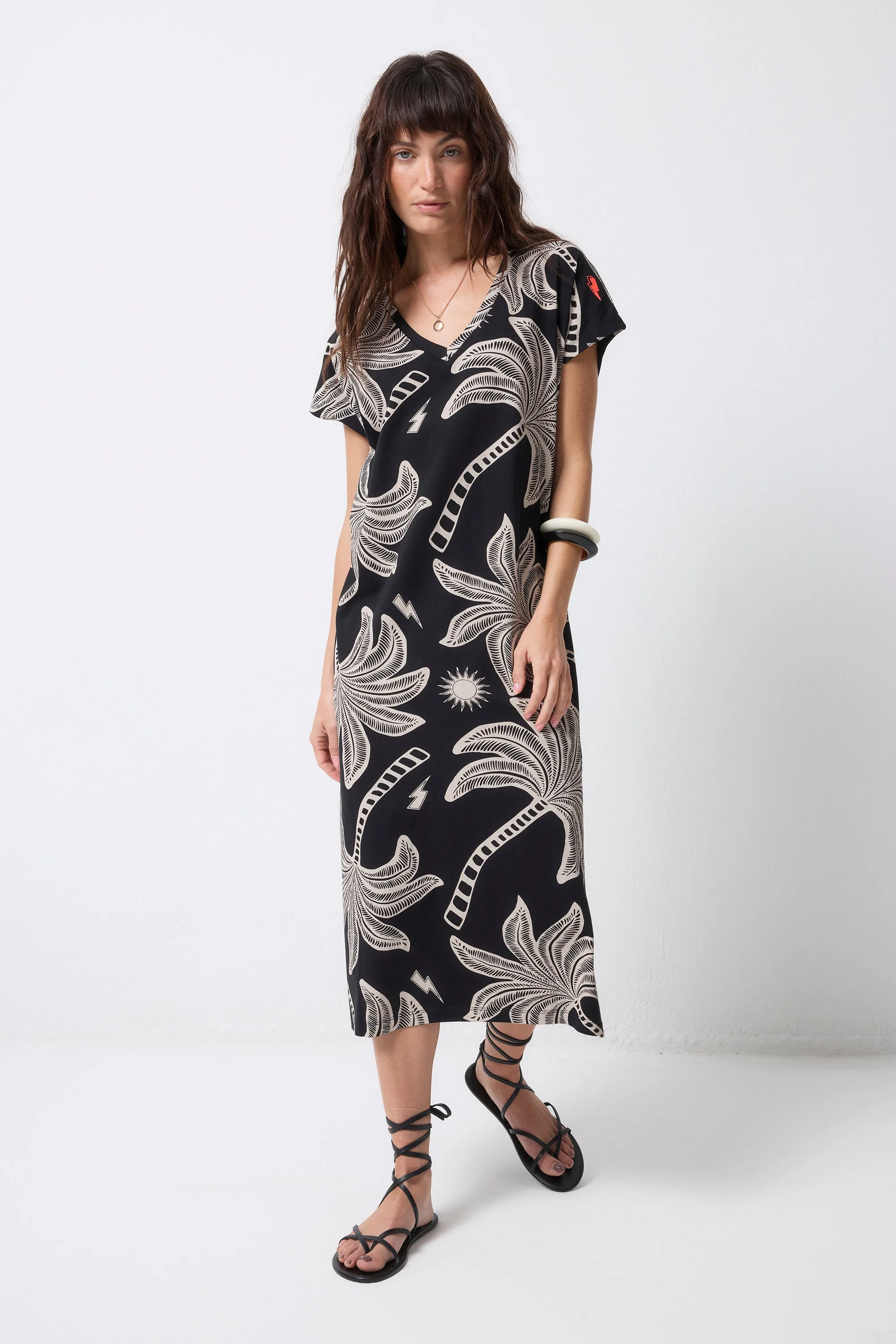 Rose Soft Holiday Wear Black with Off White Palm Spring V-Neck Midi T-Shirt Dress