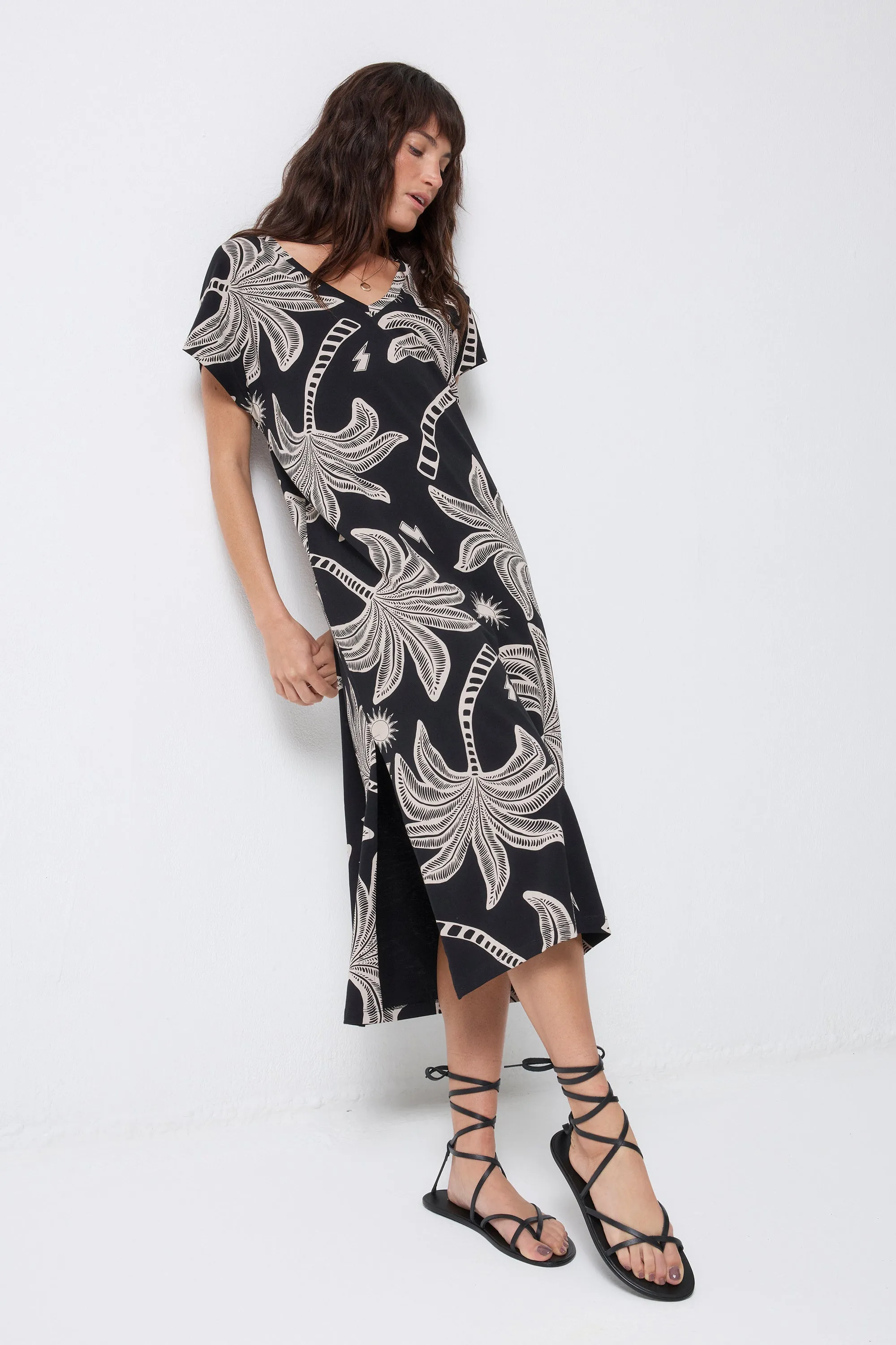 Fresh Palette Black with Off White Palm Spring V-Neck Midi T-Shirt Dress