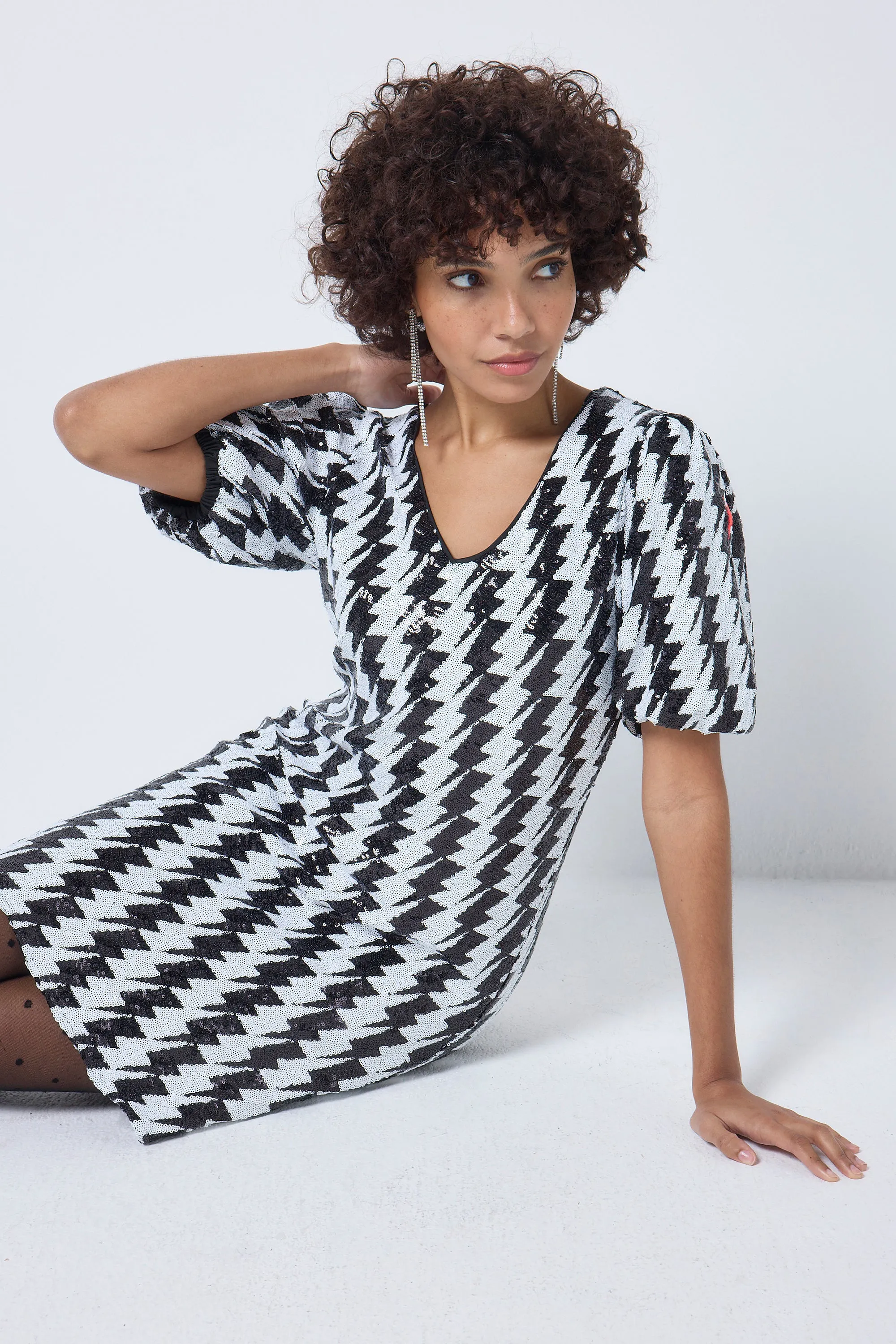 Silk Air Black with White Lightning Bolt Sequin V-Neck Short Dress
