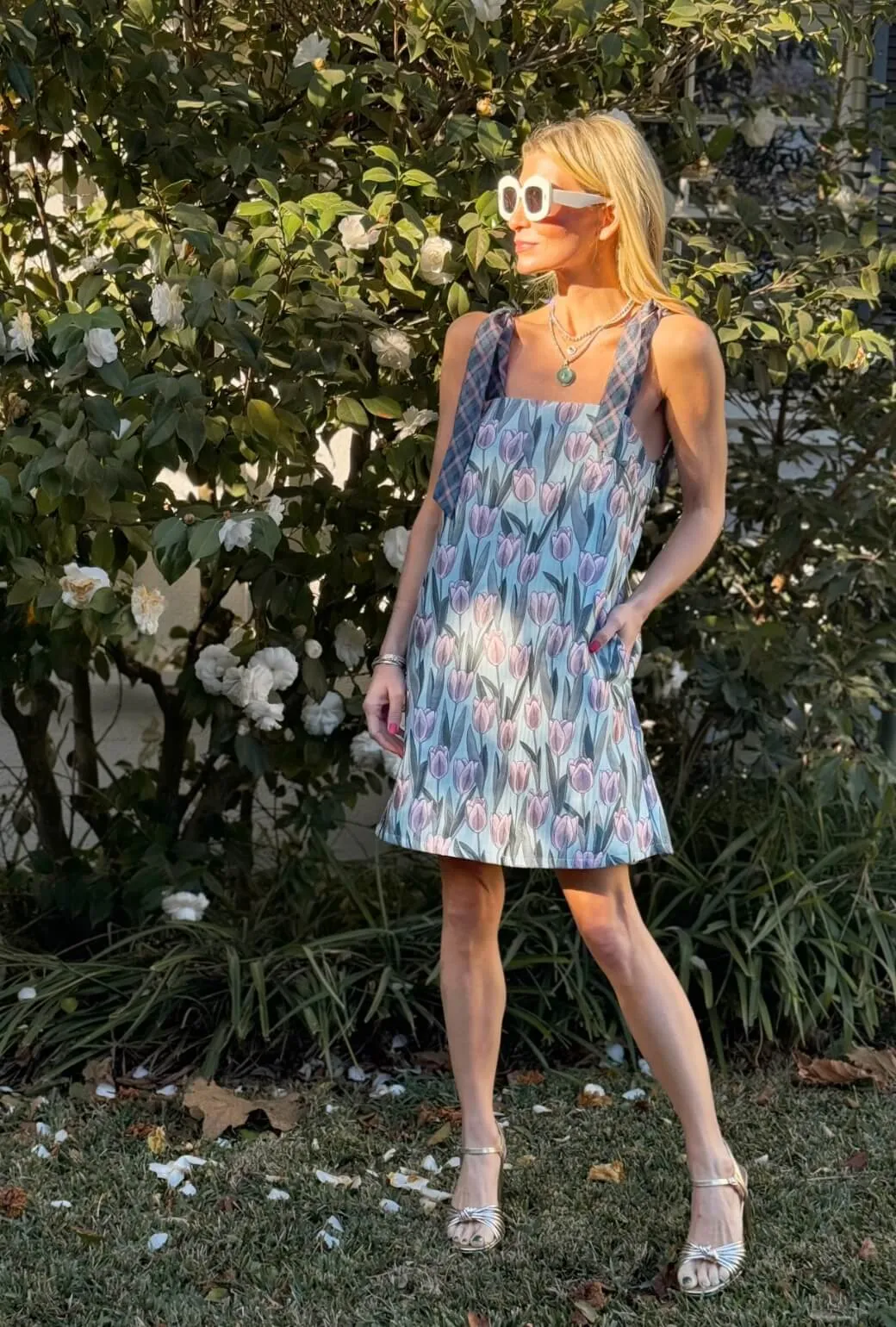 Pillar Dress MINI - Tulip Jacquard Lounge Style Elegant Mature