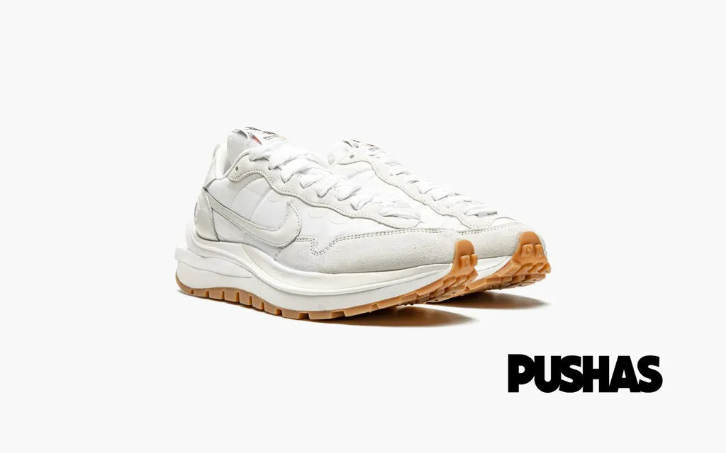 Kinetic Stability Sneaker Style Vaporwaffle x Sacai 'White Gum' (2022)