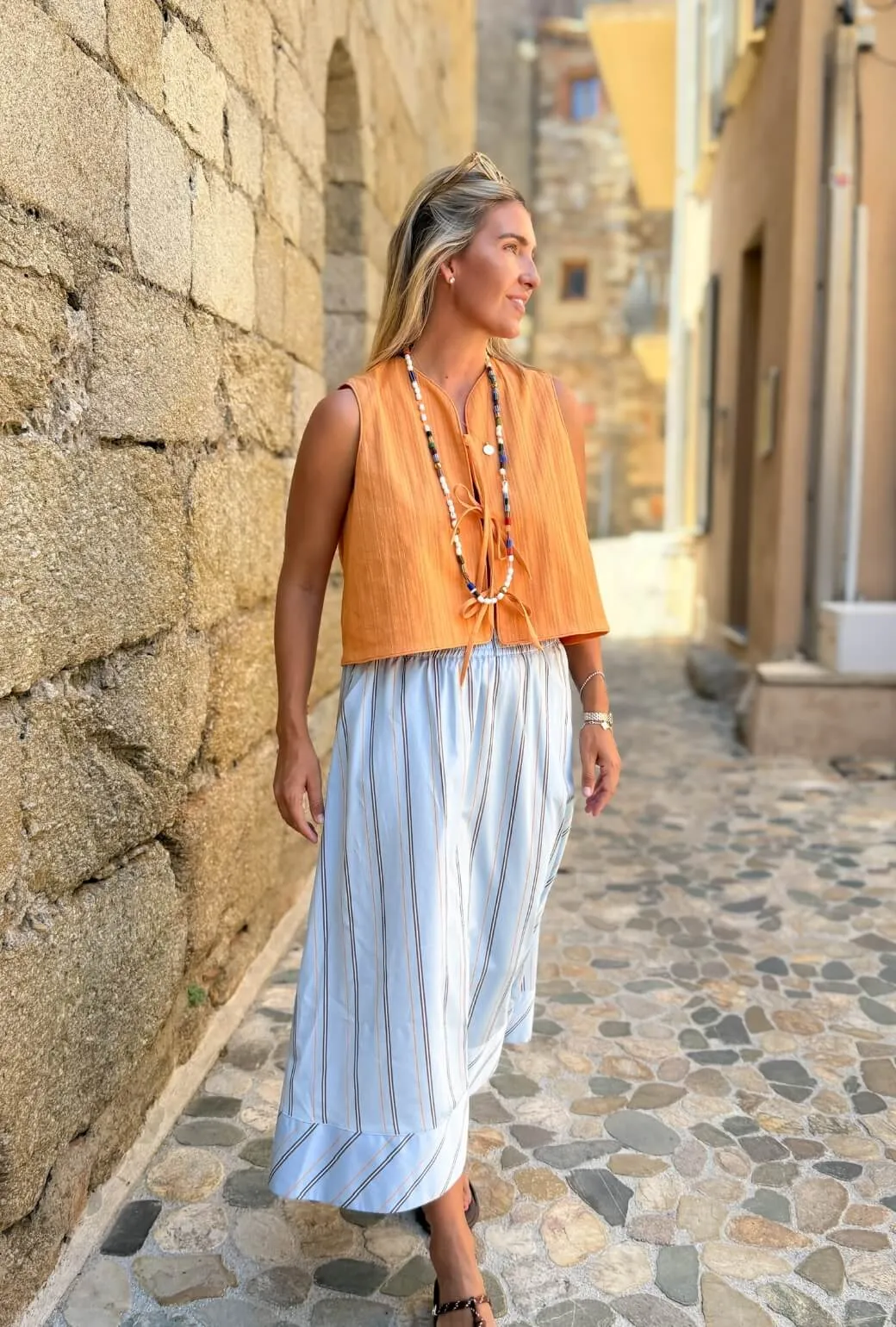 Many Pockets Buru x Megan Stokes  The Fife Vest - Orange Faille