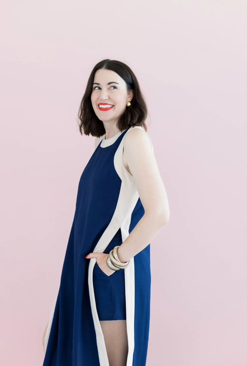 Pleat-Front Trendy Silhouette Buru x Val Bermuda Set - Navy & Taupe