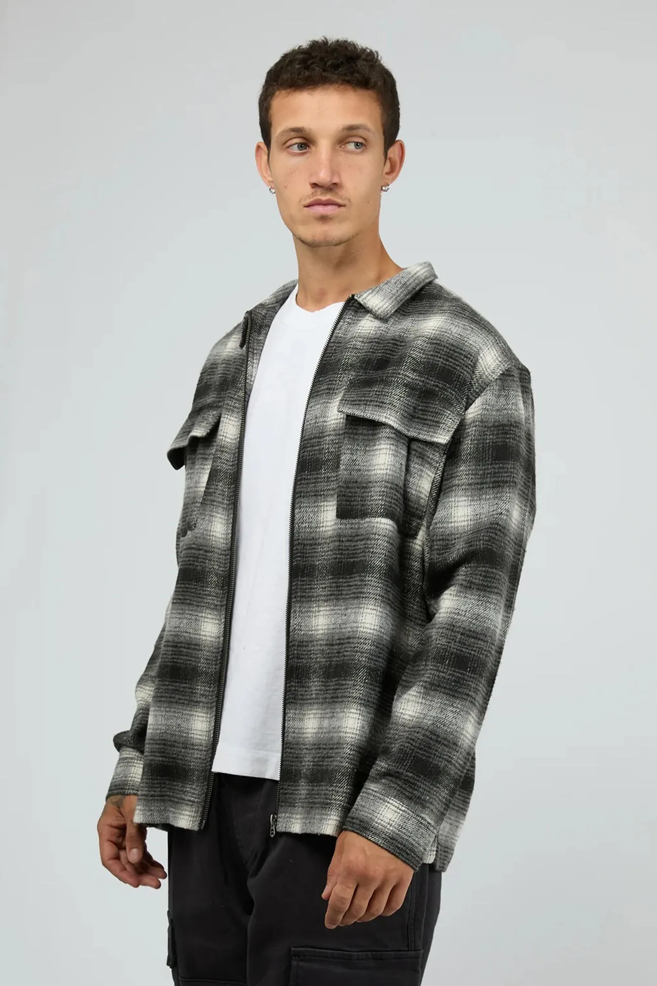 FoldableFeature Breathable Lining Cadence Shirt Black