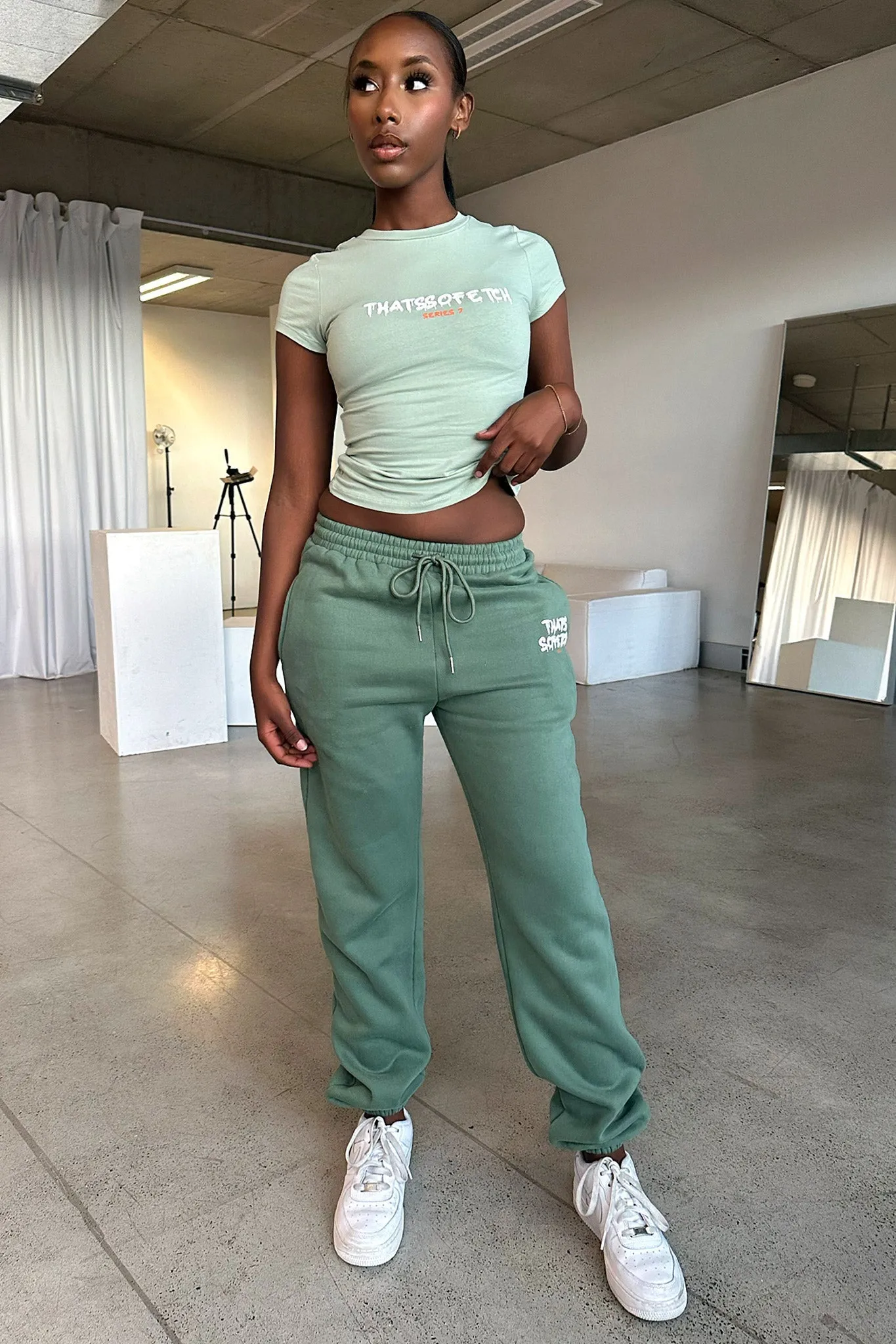 Lounge-friendly Series 7 Sweatpants - Green