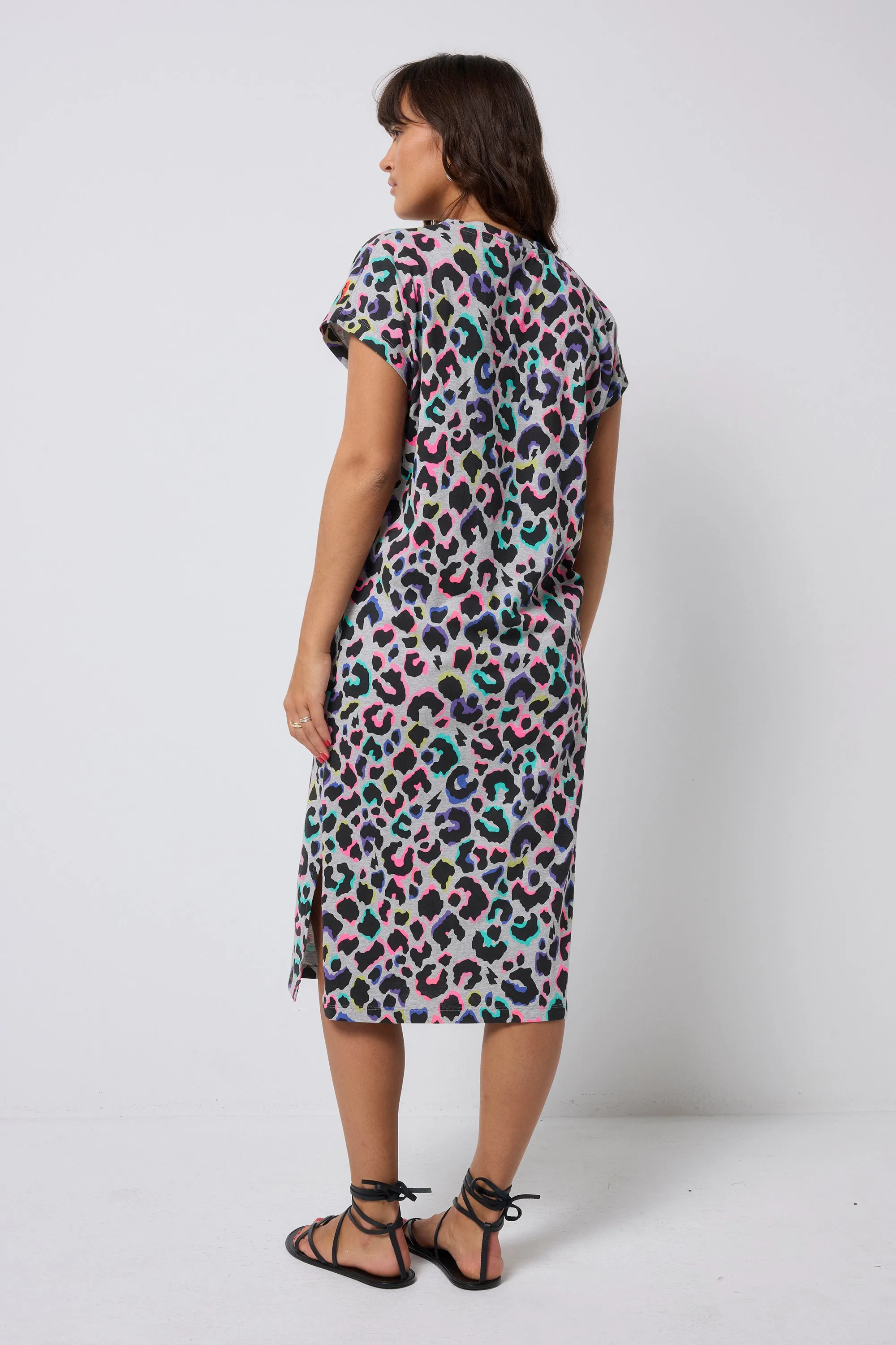 Grey with Rainbow Shadow Leopard Midi T-Shirt Dress Stylish Silhouette