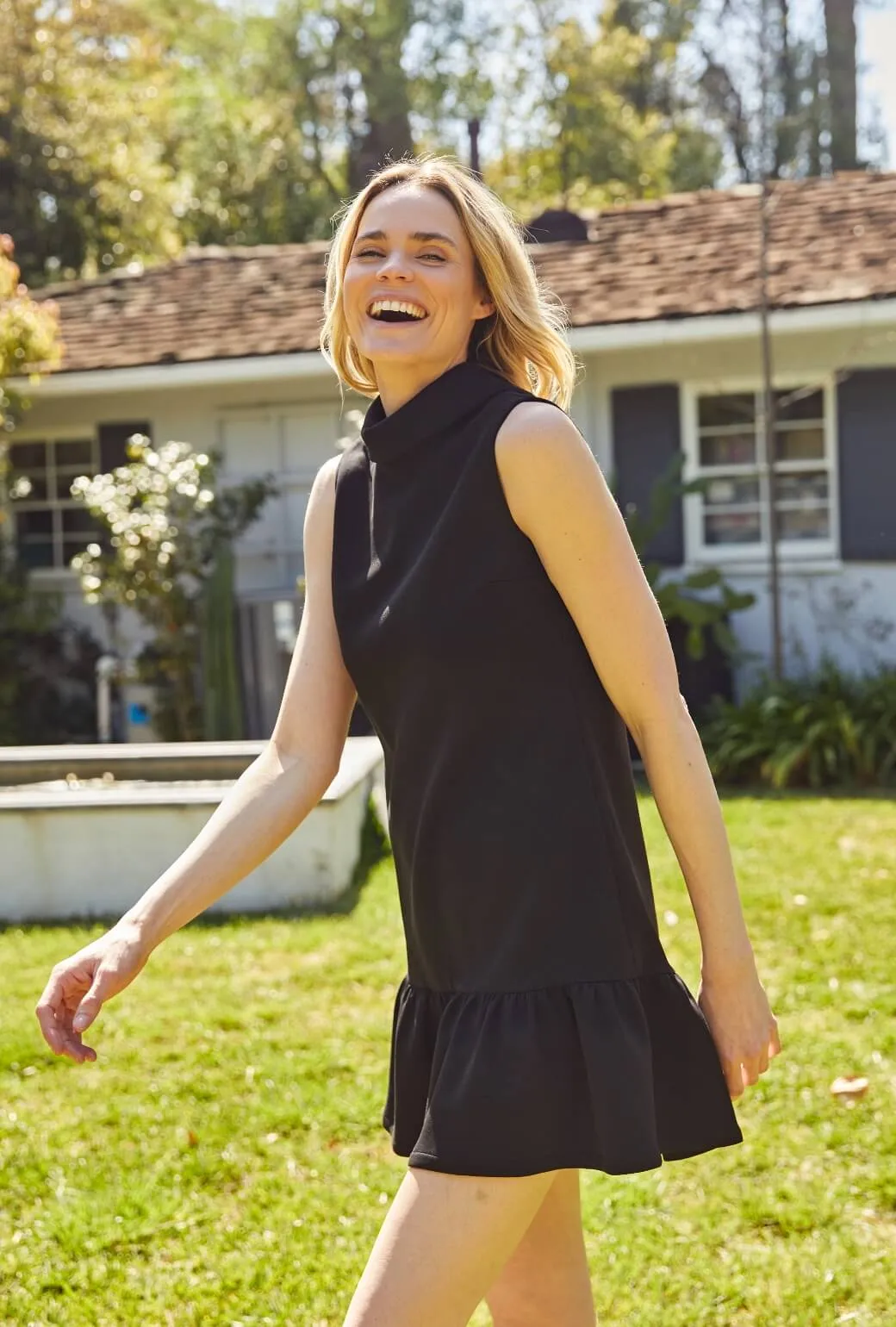 Simple Mood Neutral palette The Birdie Dress - Black
