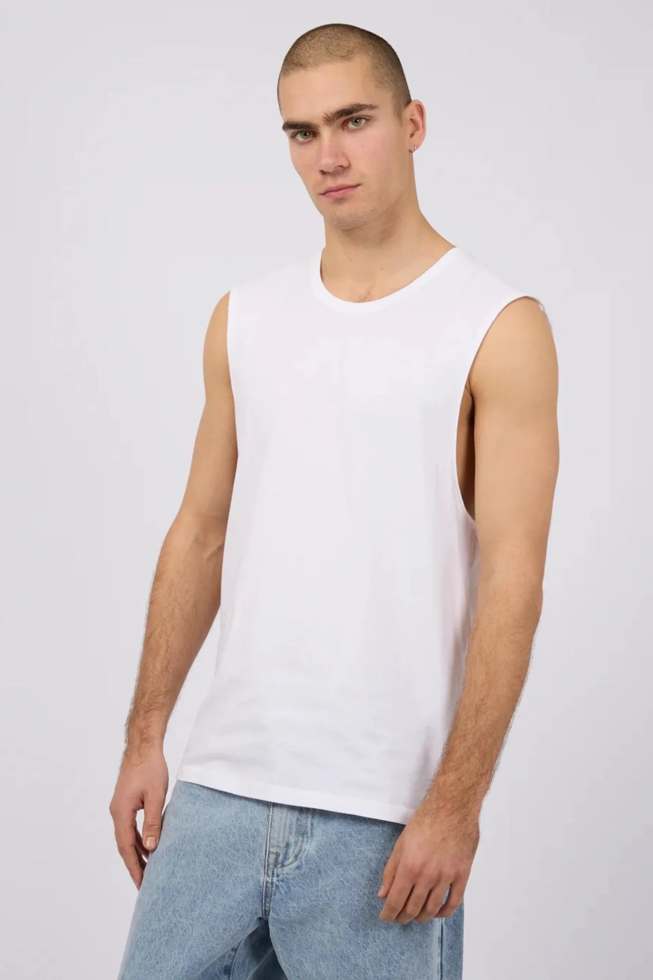 Classic Muscle White Ergonomic Shoulder Cut Non Irritating Label