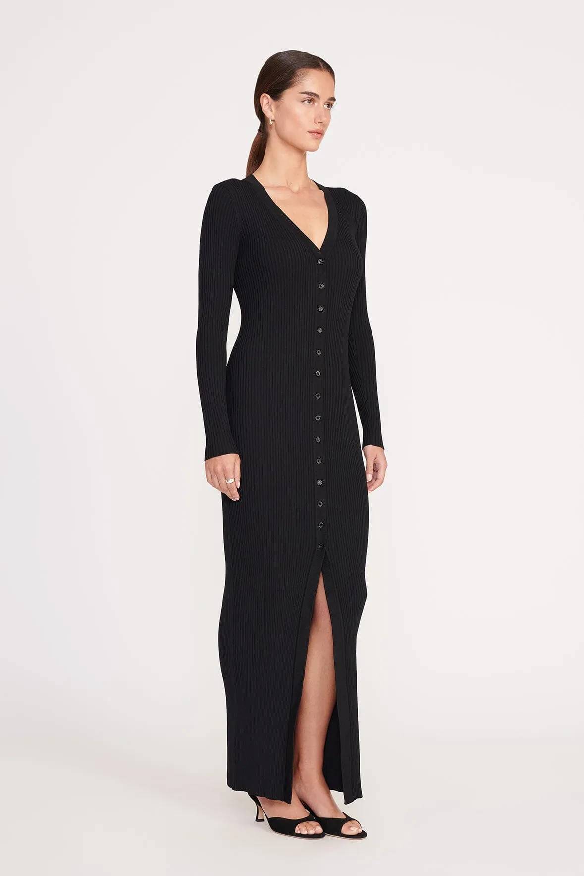 MAXI SHOKO SWEATER | BLACK Chill Mode Perfect Look