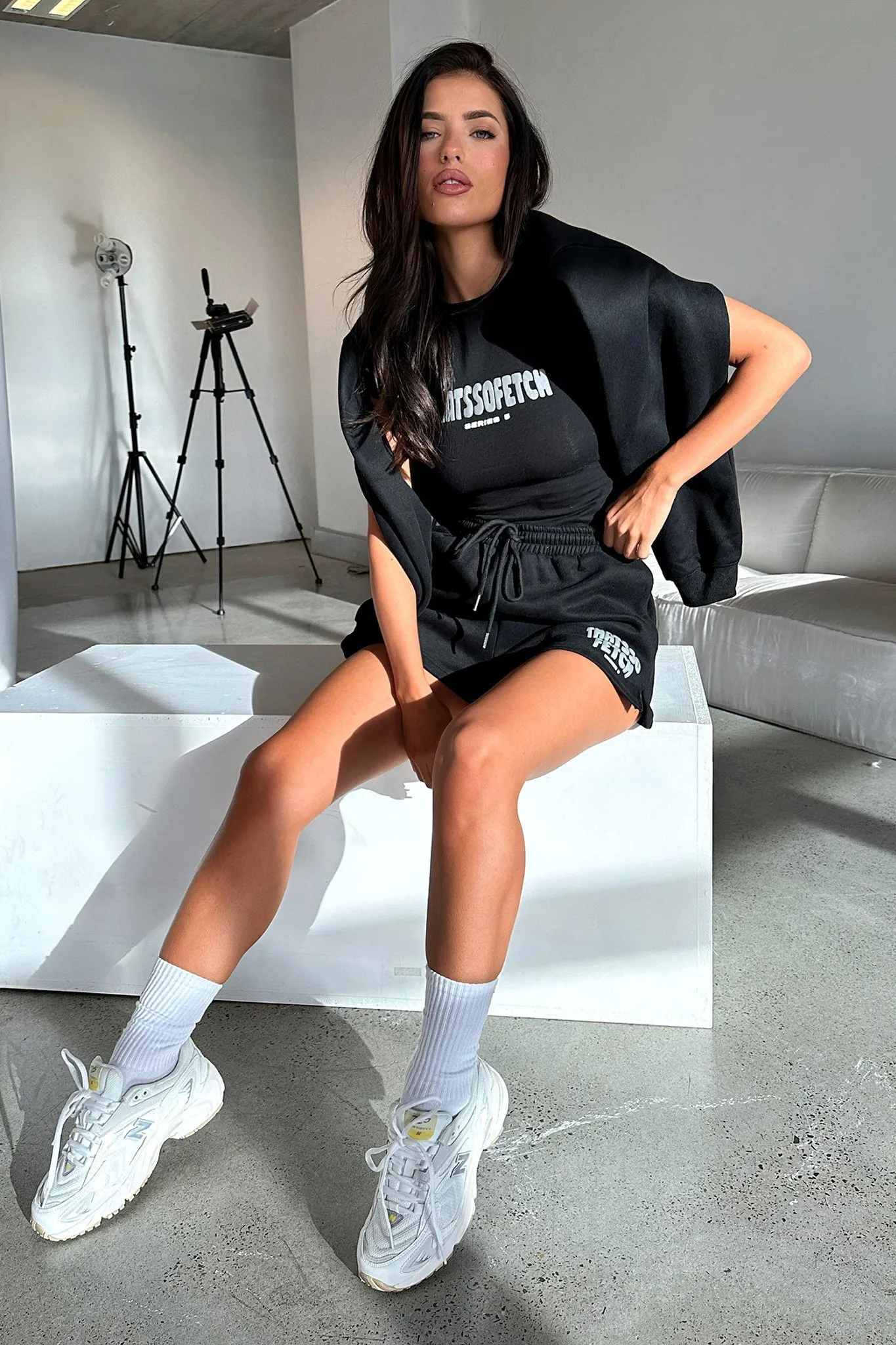 Longline Hemline Trendy Comfort Wear Series 5 Tee - Black