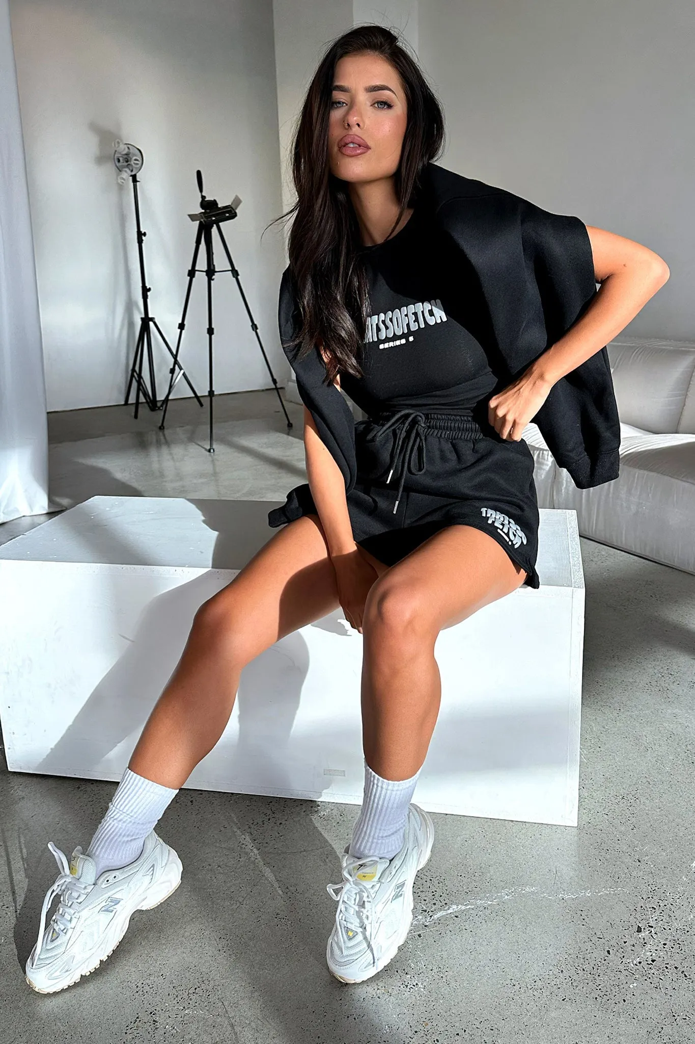 Series 5 Tee - Black Cozy Wardrobe Autumn coziness