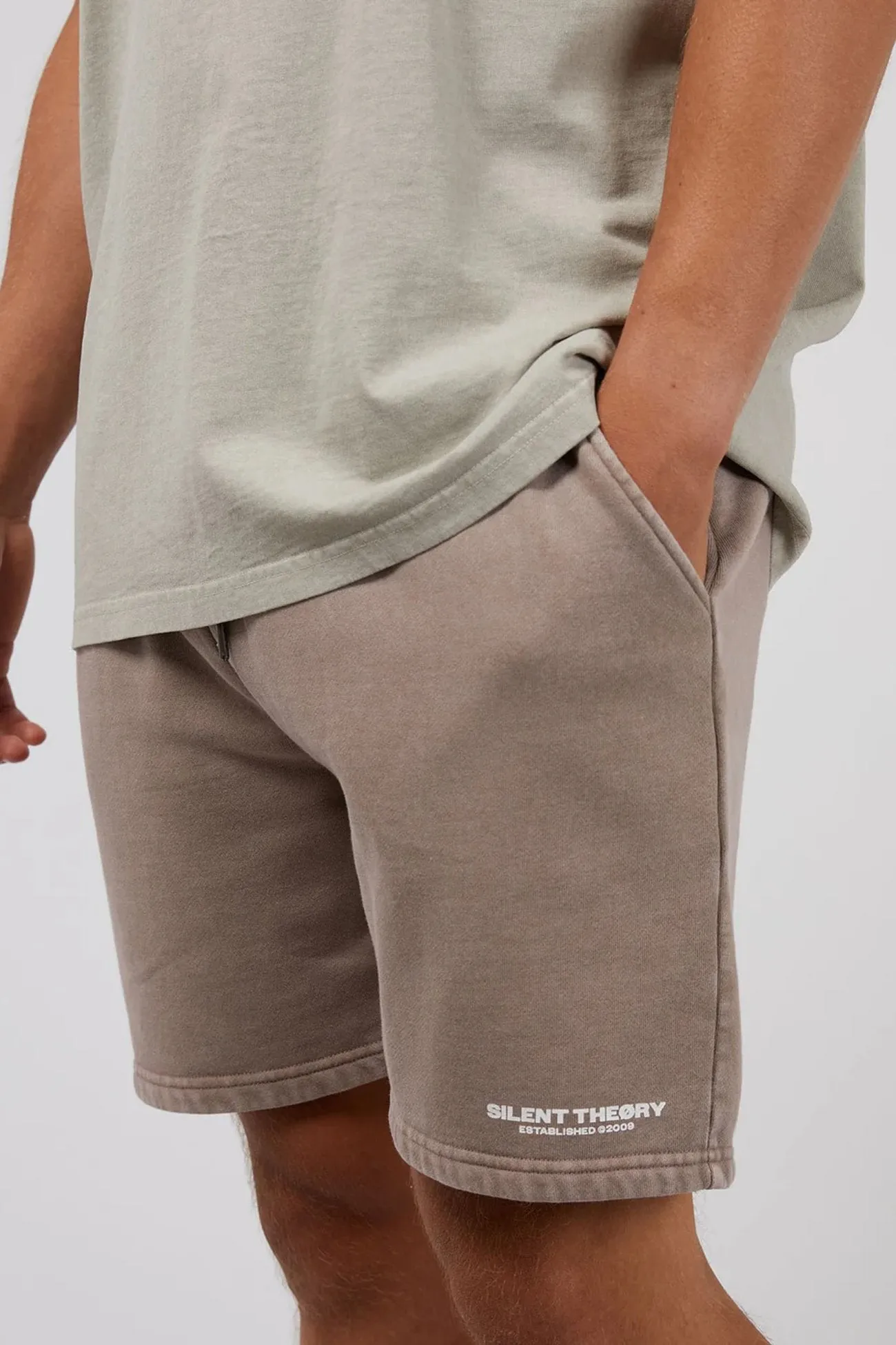 Effortless Look Chill Ready Essential Theory Short Mushroom