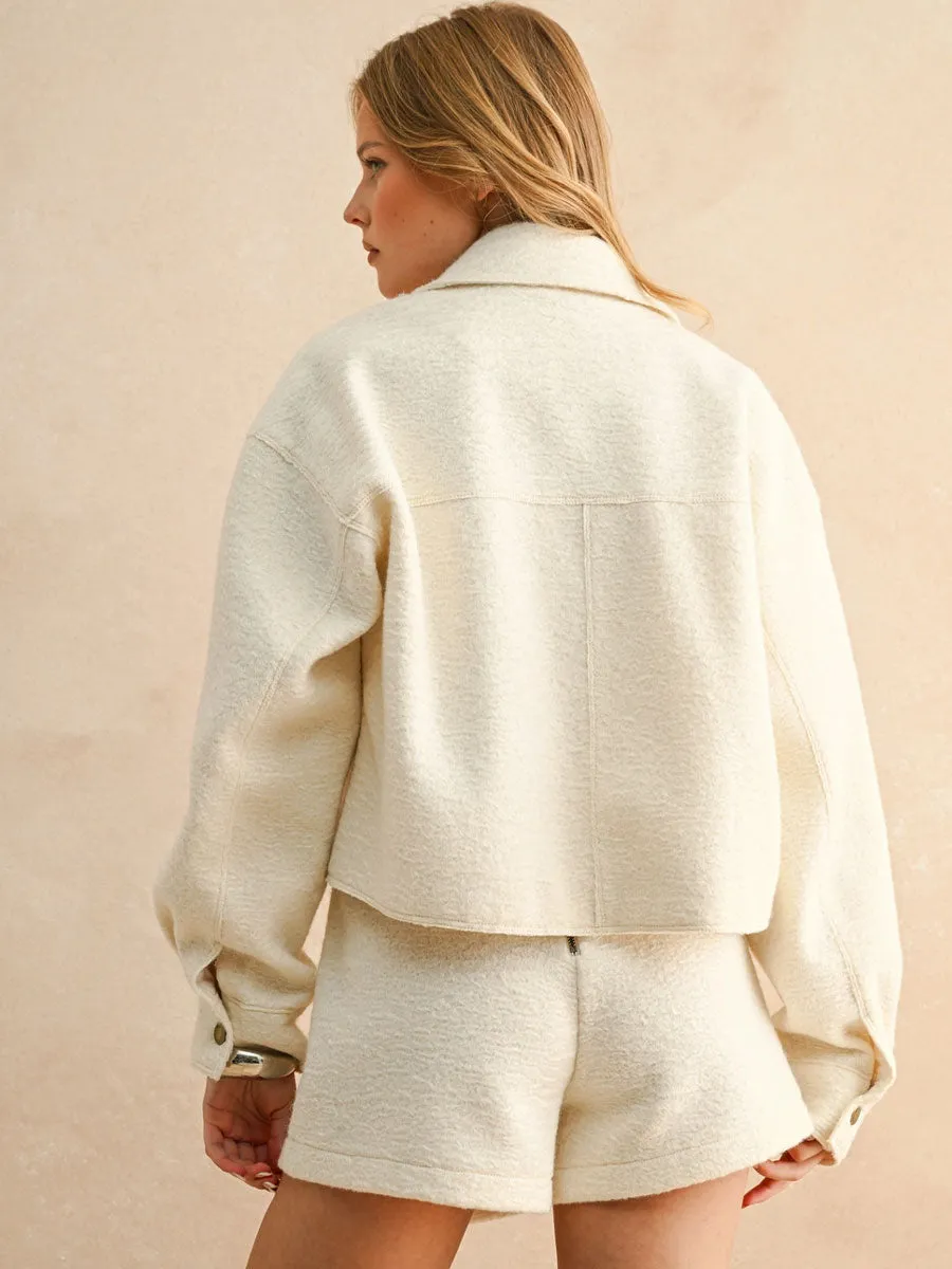 Tech Use Temperature Regulating BIG POCKET CROPPED ZIPPER JACKET - CREAM