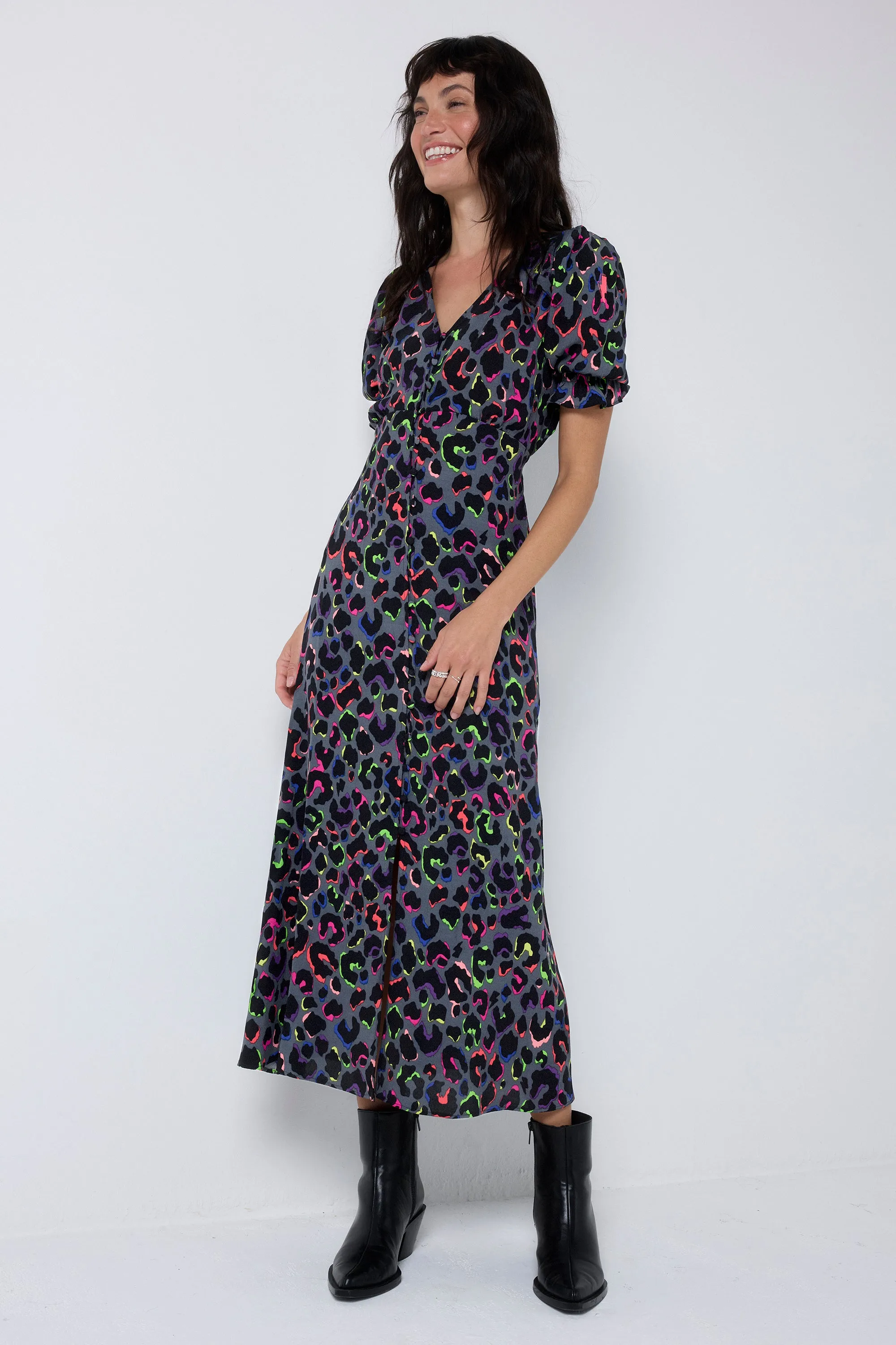 Modern Waist Form Focus Grey with Rainbow Shadow Leopard Flute Sleeve Midi Tea Dress