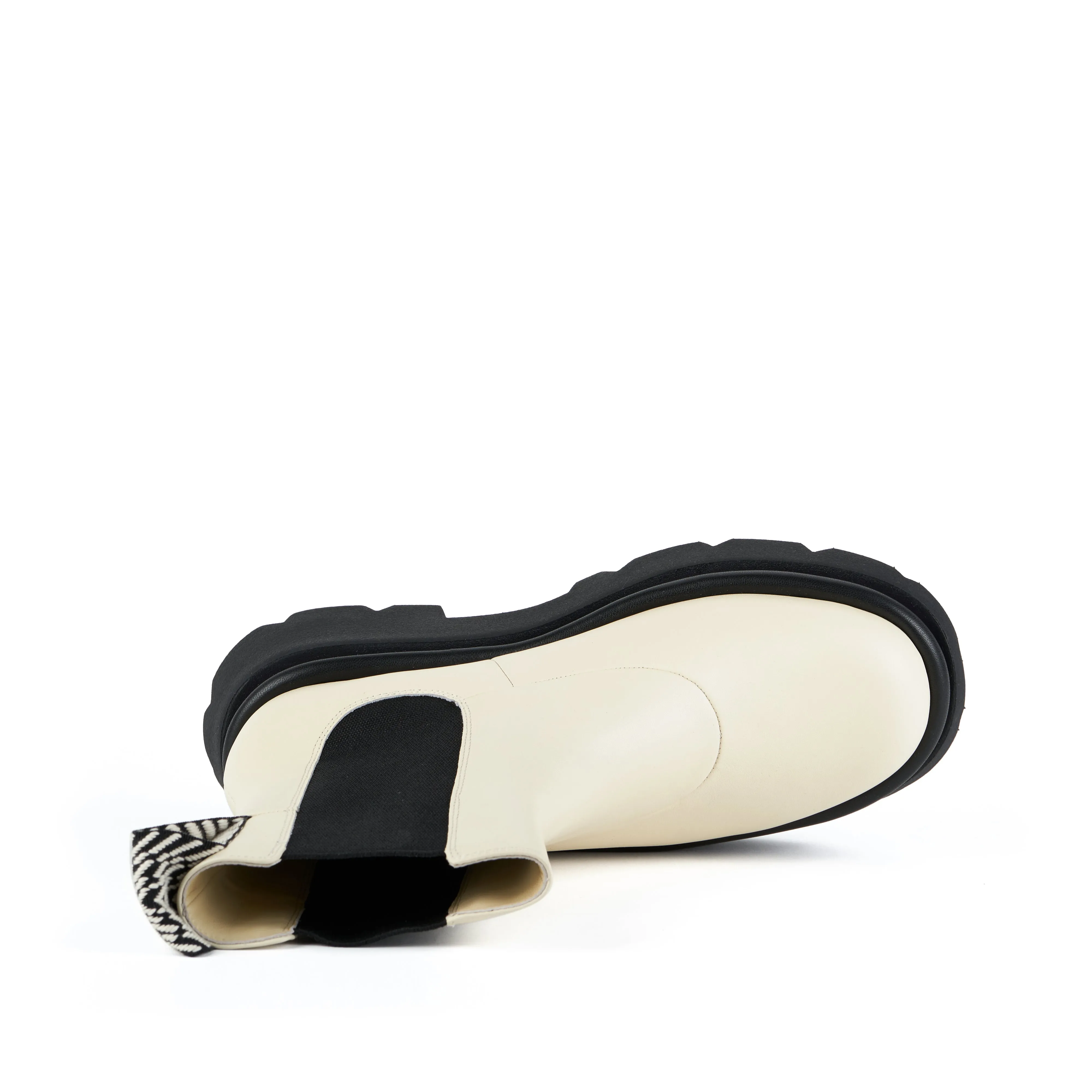 CRUNCH CHELSEA BOOT IVORY Comfort Lining All Day Wear Soft Leather
