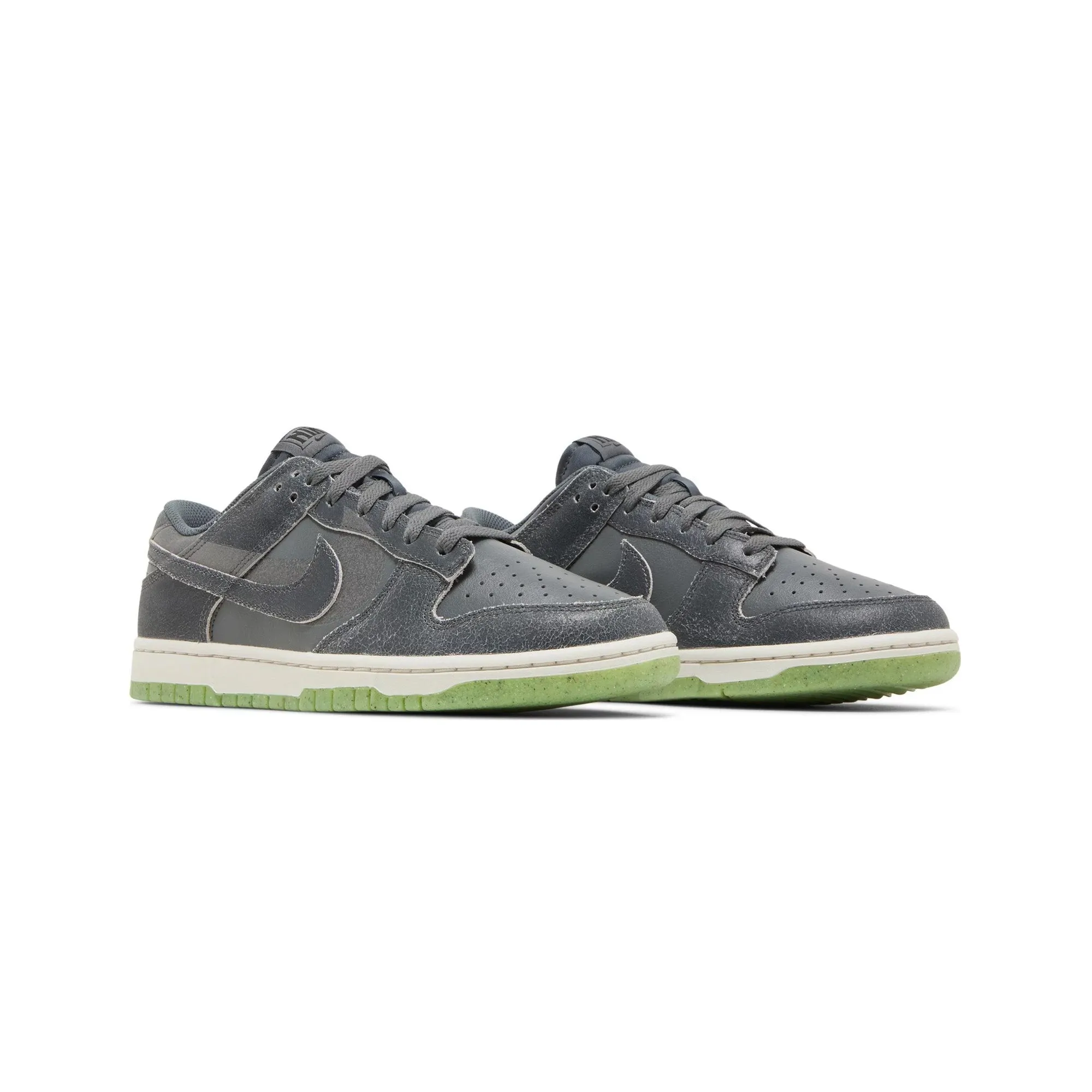 Basic Neutral Dunk Low 'Ghost Green' GS (2022)