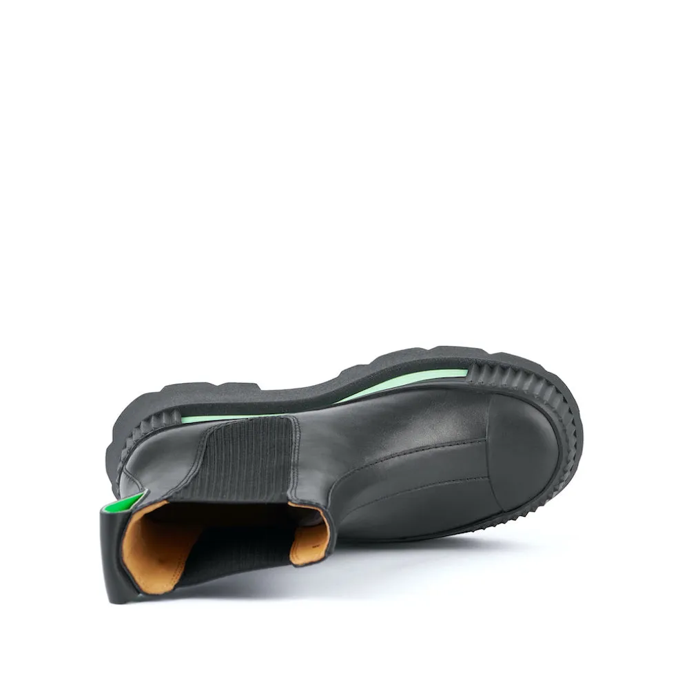 ESKER CHELSEA BLACK Well-fitted Responsive Midsole