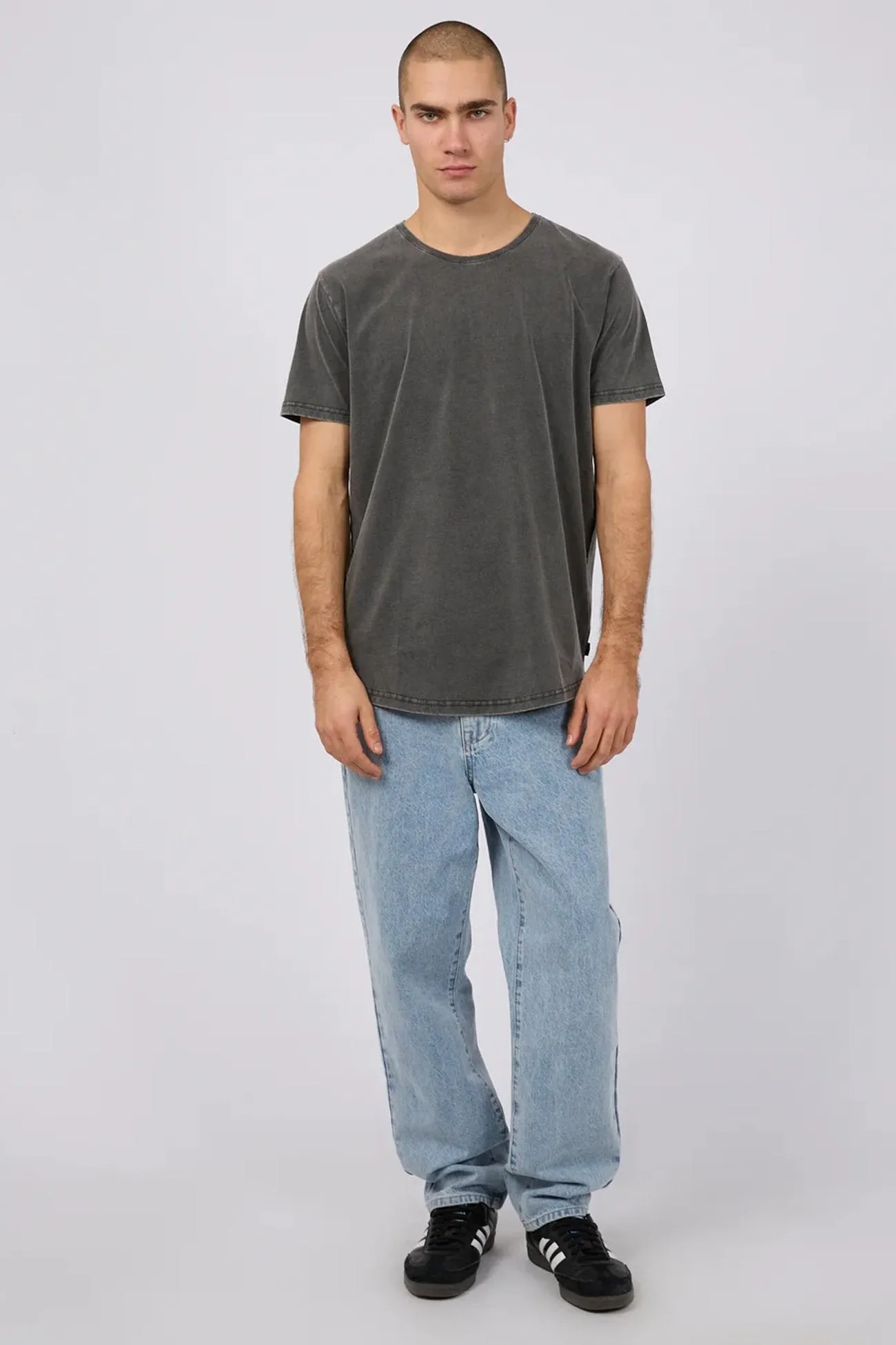 Easy to Wear Tail Tee Lead