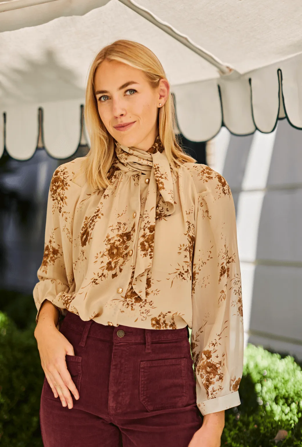 Big Bow Blouse - Ivory Floral Activewear Top