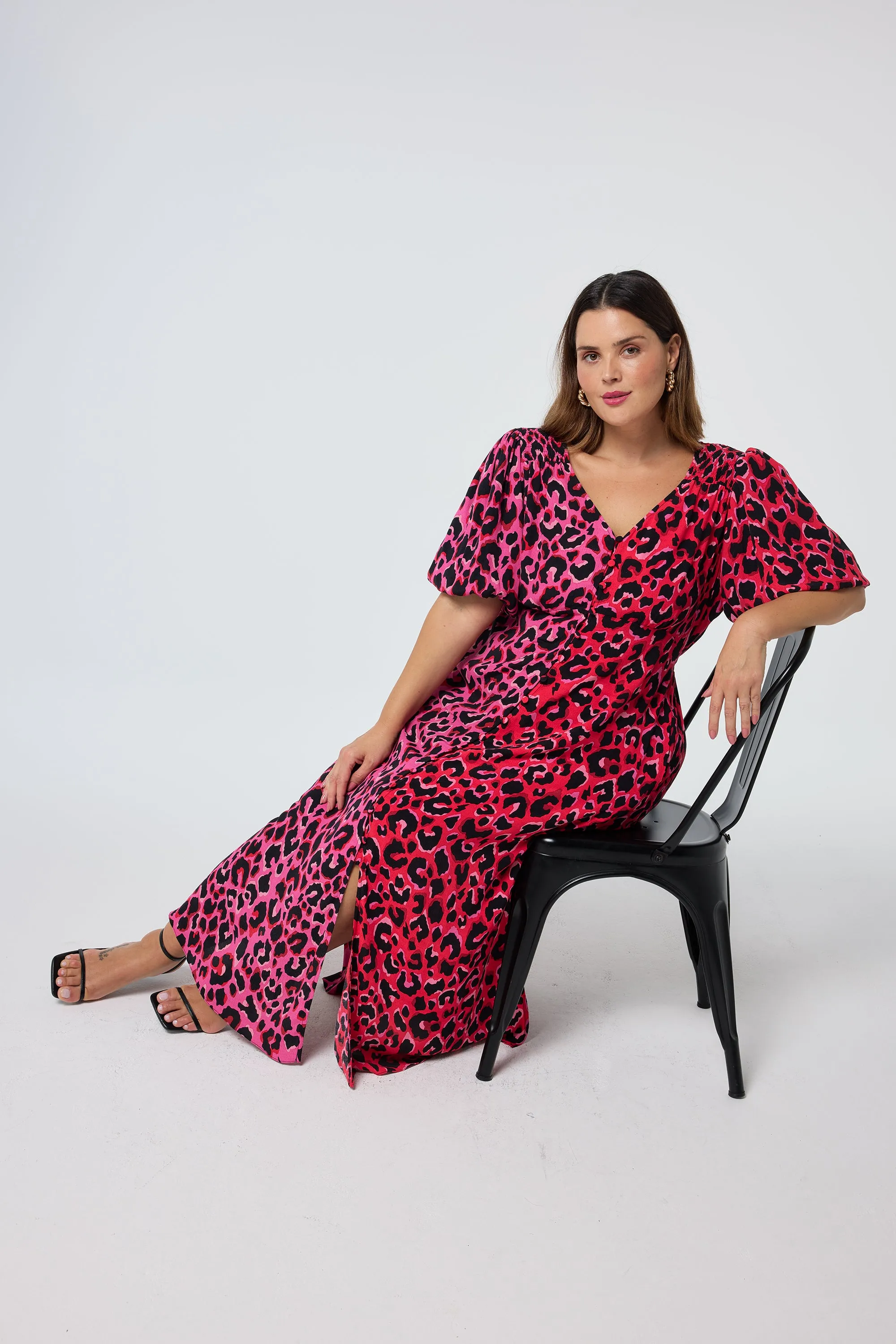 Smart and Relaxed Sleek Silhouette Red with Pink and Black Mix Pop Leopard Puff Sleeve Midi Tea Dress