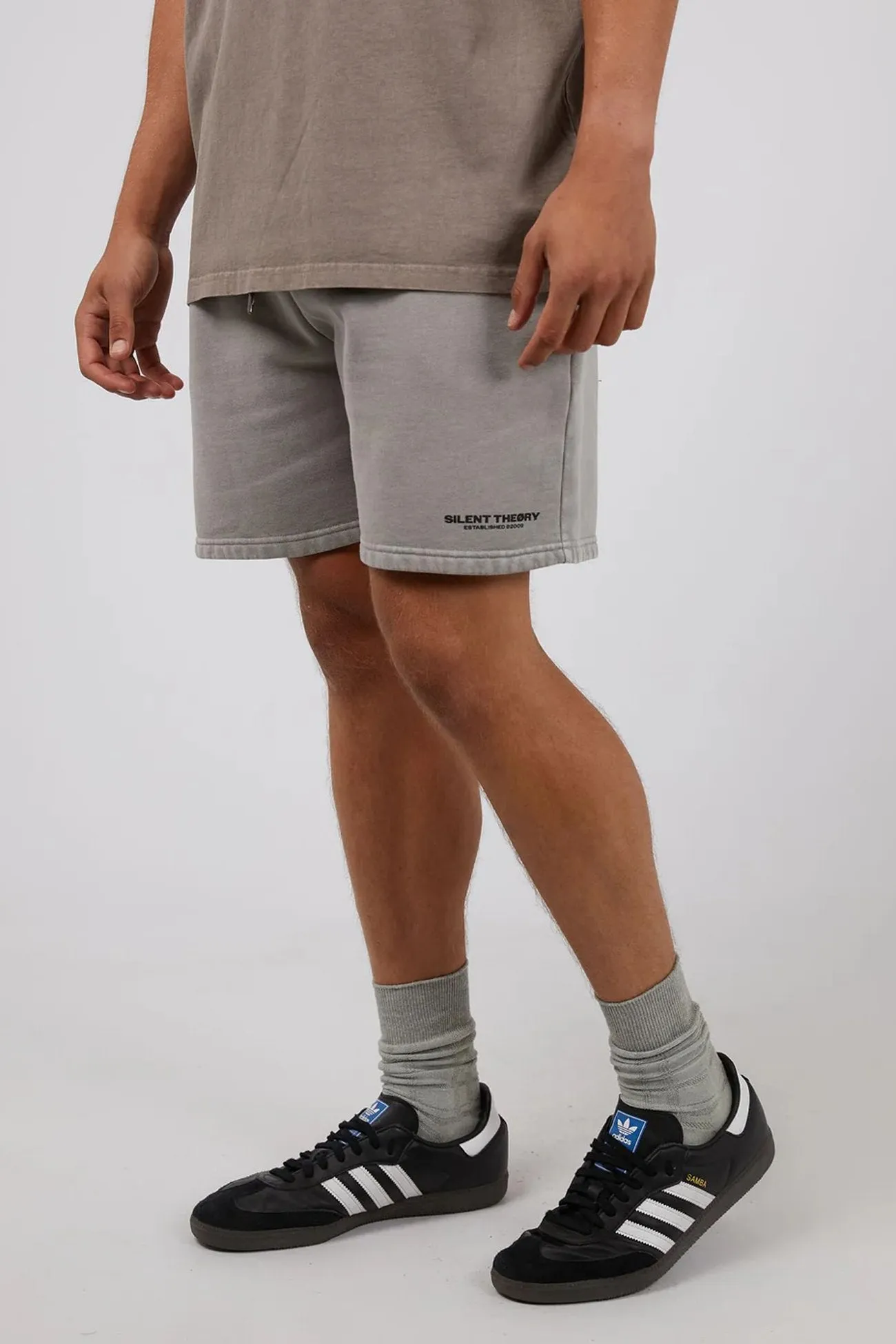 Essential Theory Short Grey Soft Lines