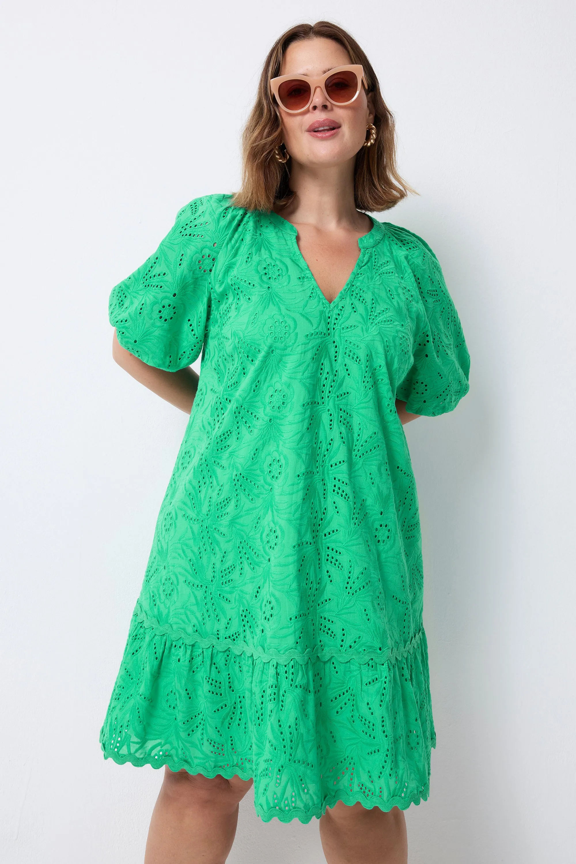 Green V-Neck Broderie Short Dress Quick Match City Essential