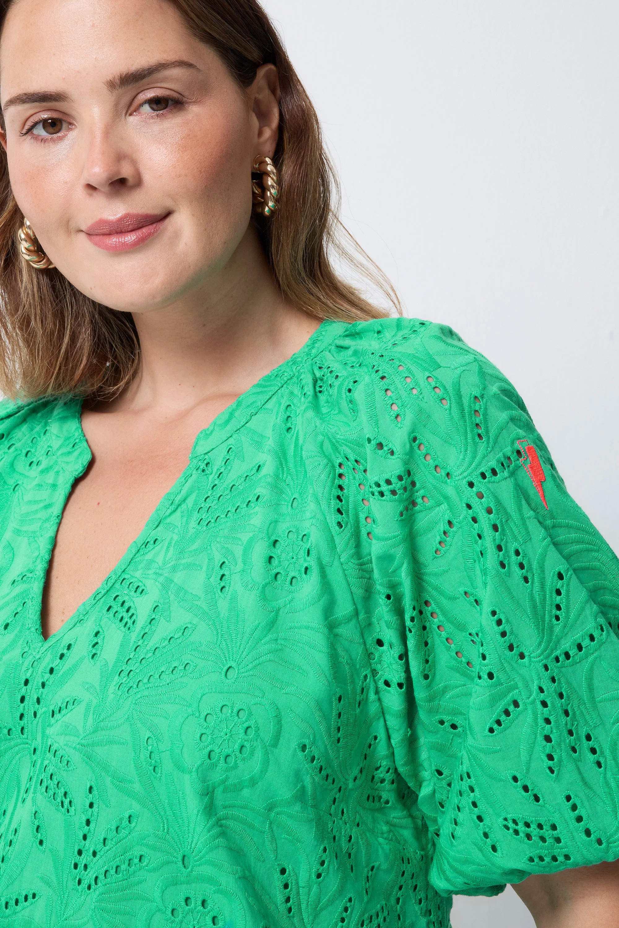 Green V-Neck Broderie Short Dress Raglan-Sleeve Timeless Layer