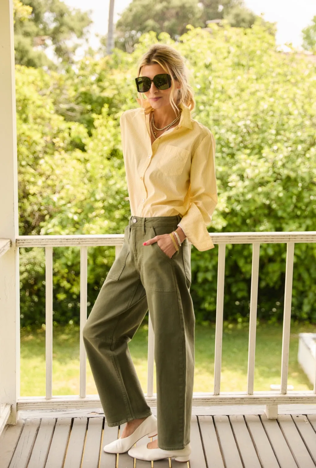 Comfy Texture Fashion-Forward Horseshoe Jeans with Pockets - Olive