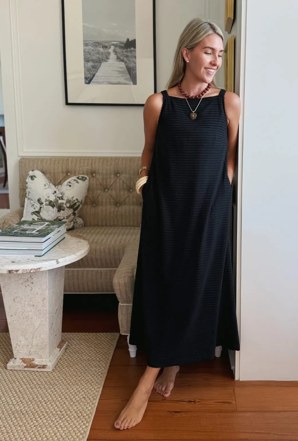 Youthful Look Mood Edge Buru x Megan Stokes The Megan MIDI Dress - Black Pintuck Knit