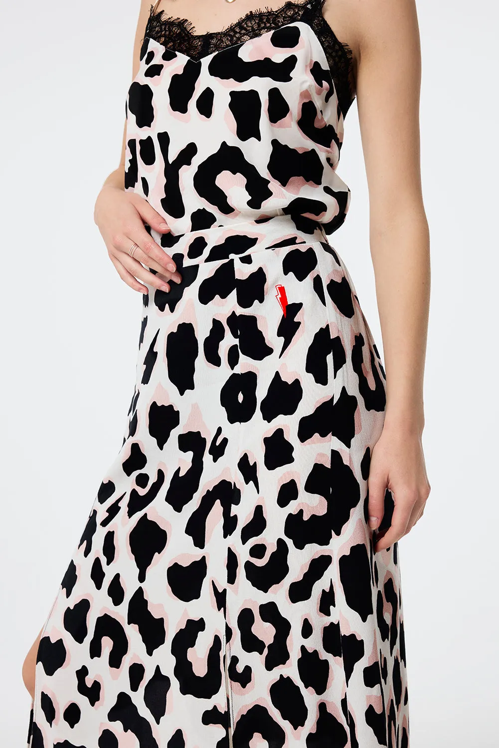 Clean Outfit Elegant Feel Ivory with Neutral and Black Mega Shadow Leopard Split Front Skirt