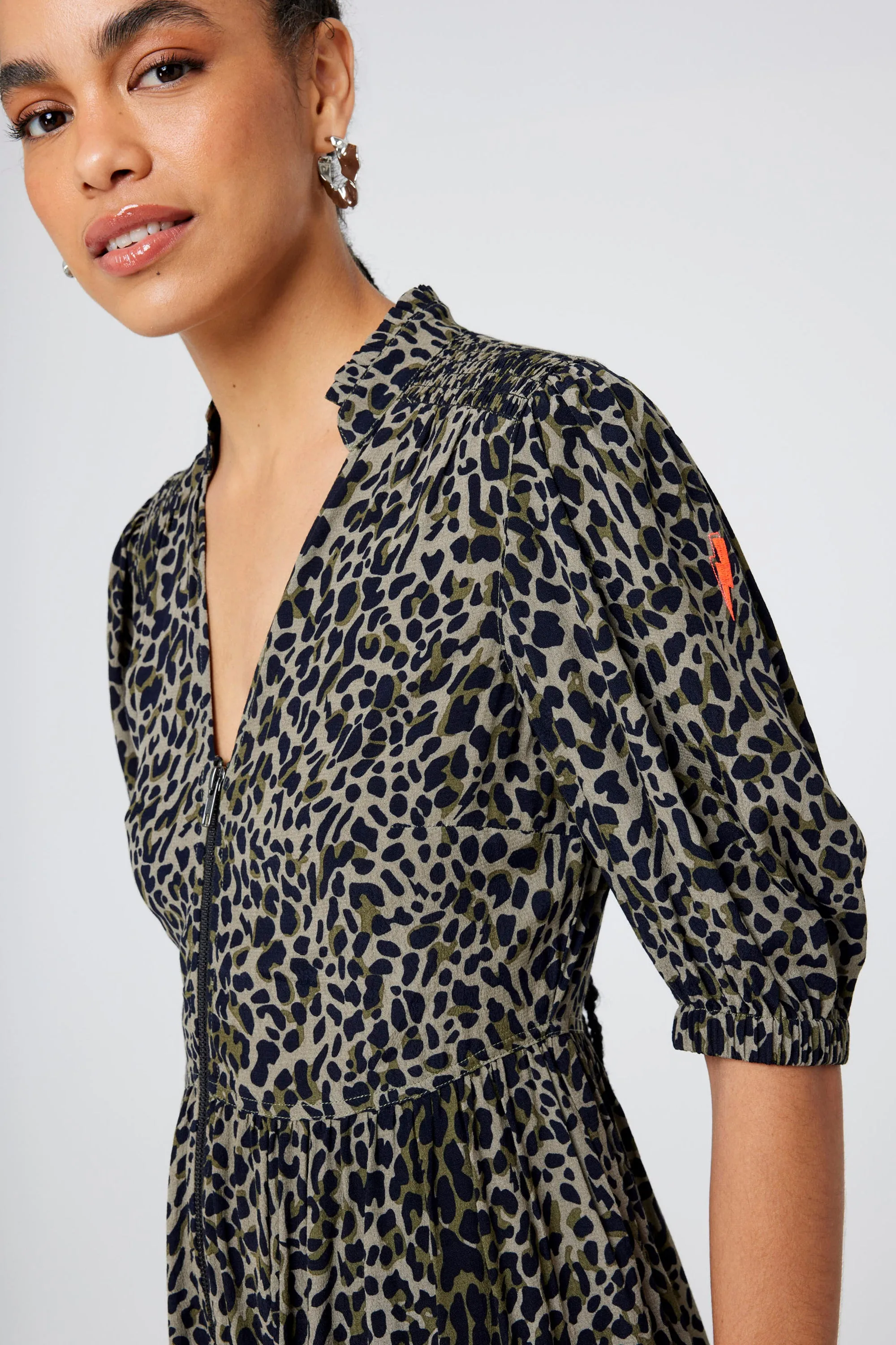 Relaxed Style Wear Feminine Fit Khaki with Black Wild Leopard Zip Detail Tiered Short Dress