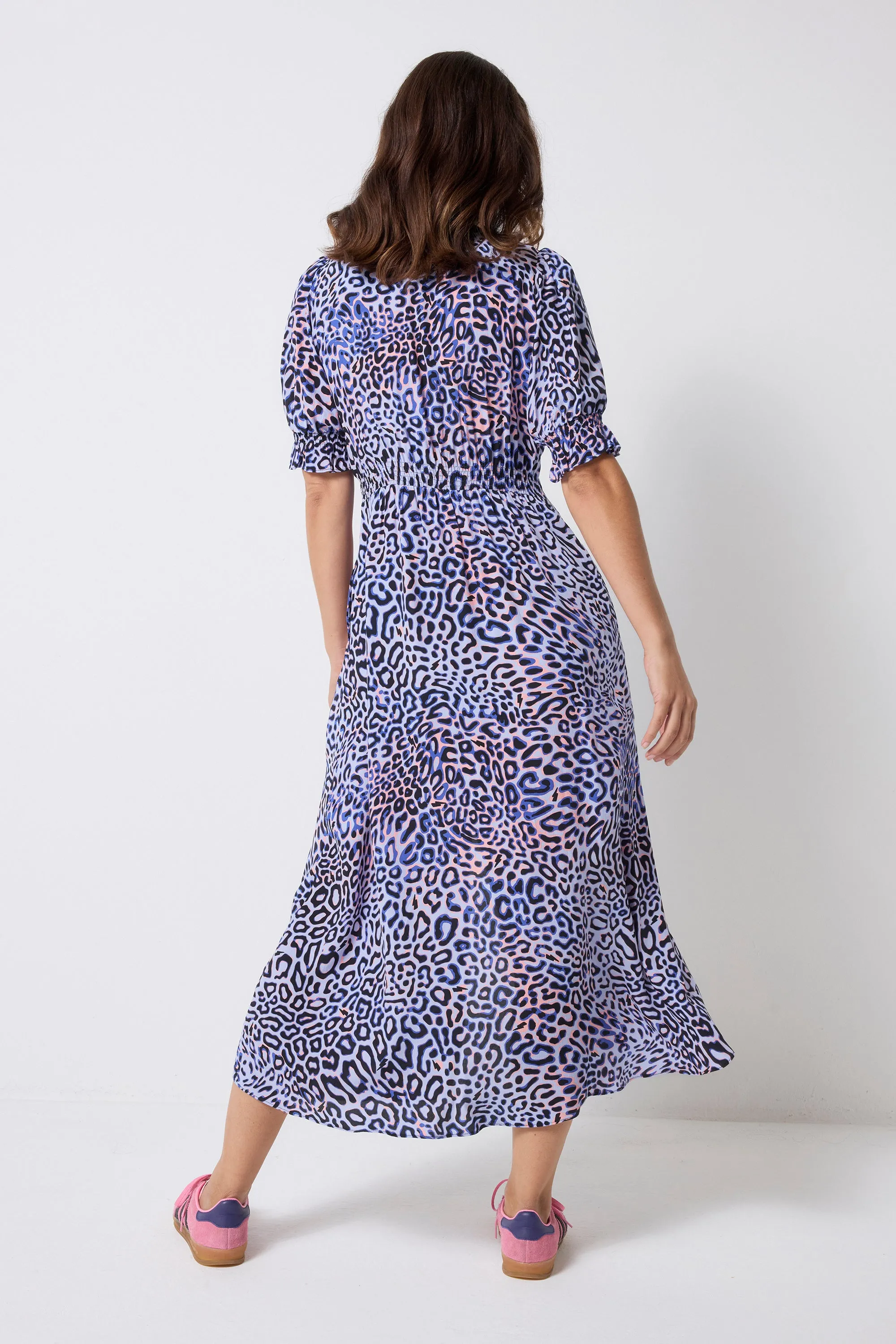Fresh Texture Sleek Wear Lilac with Black and Pink Leopard Ray Flute Sleeve Midi Tea Dress