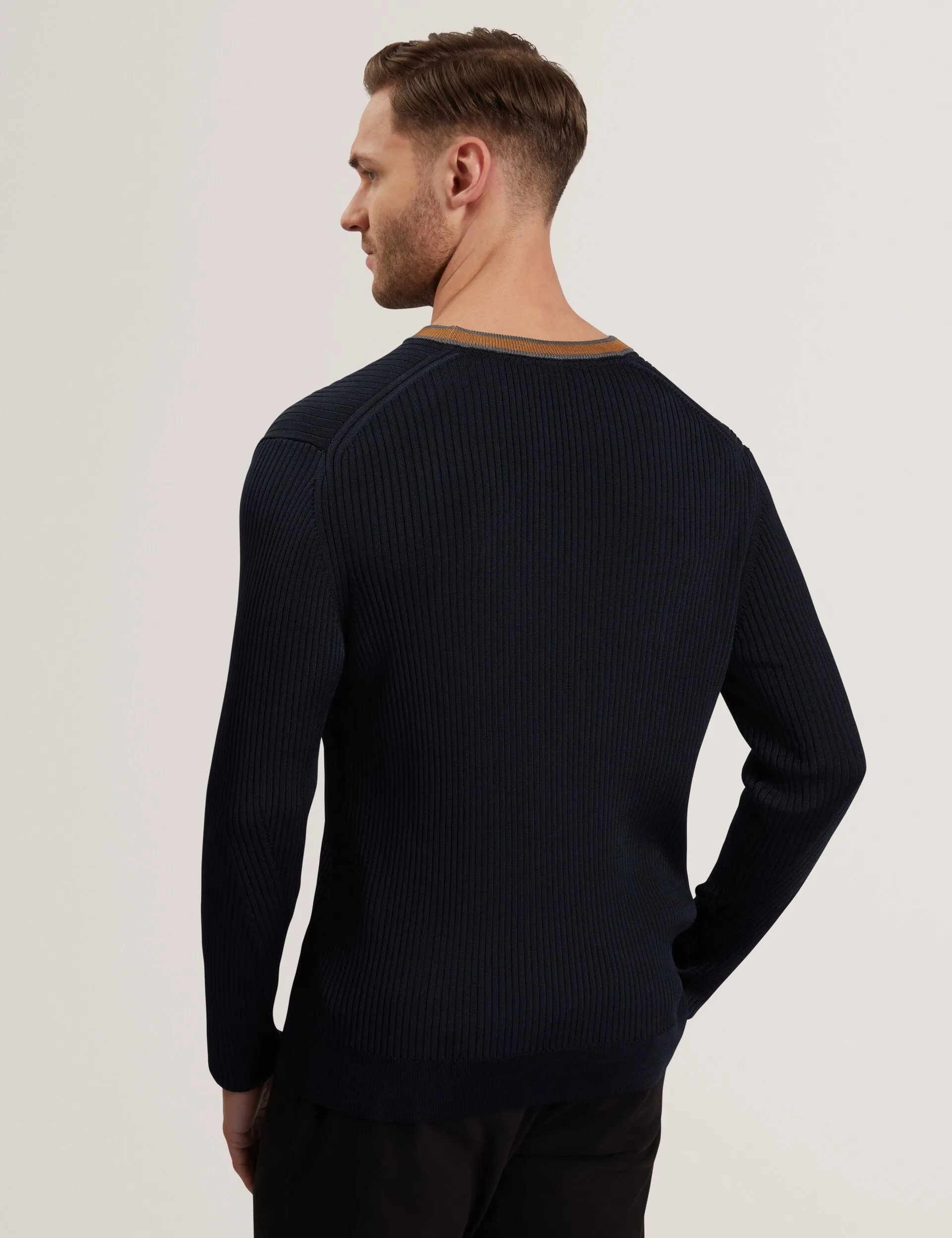 NAYOR | NAVY Lightweight insulation Moisture wicking