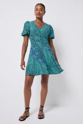 Luxe Look Lightweight warm-weather dress Green with Black Leopard Ray Short Skater Tea Dress