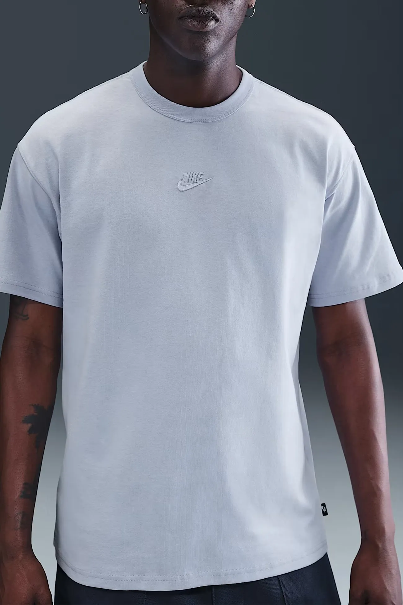 Tapered Cut Nike Sportswear Premium Essentials Tee Ghost