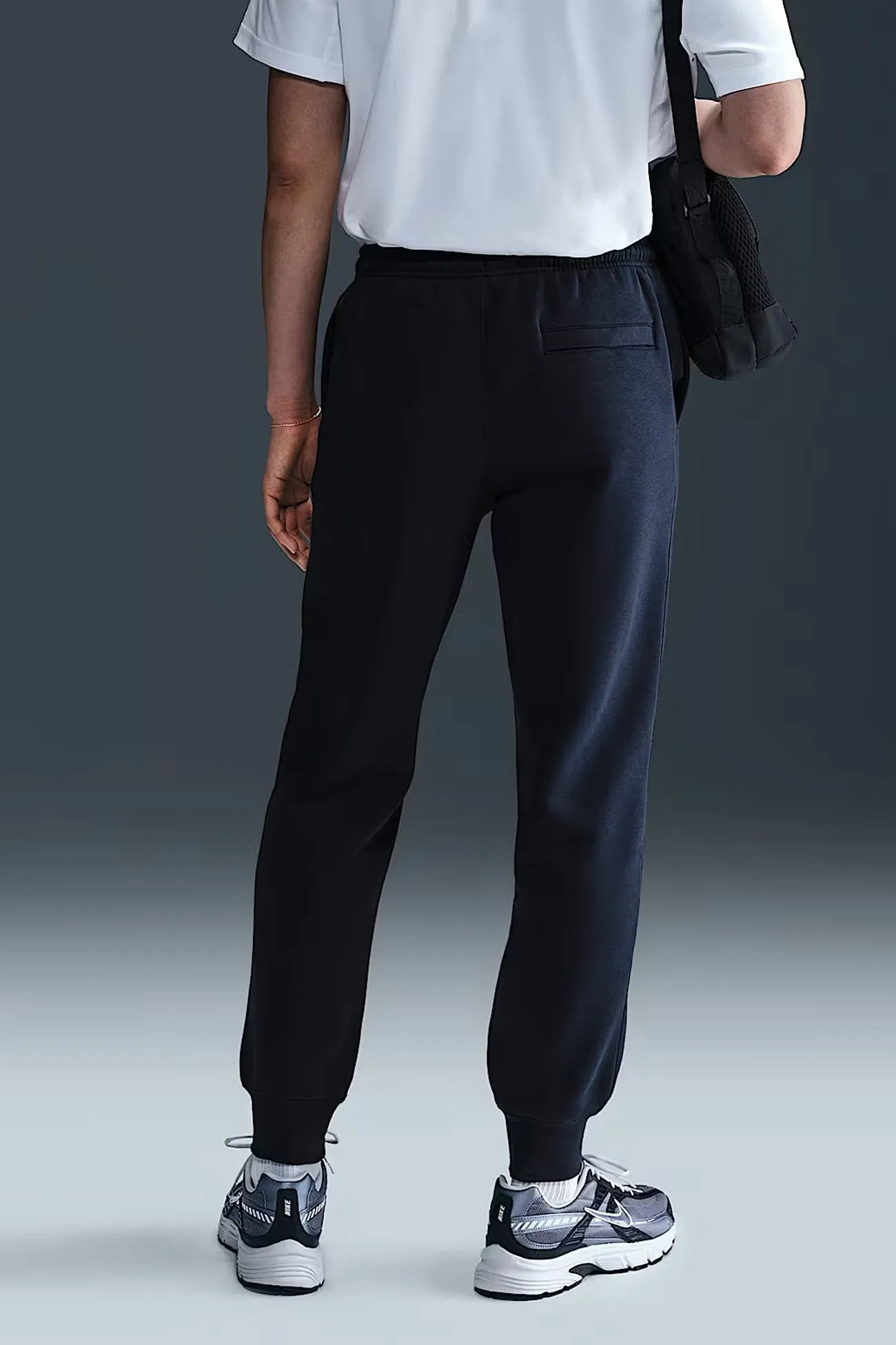 Smart Wear Nike Club BB Jogger Obsidian White
