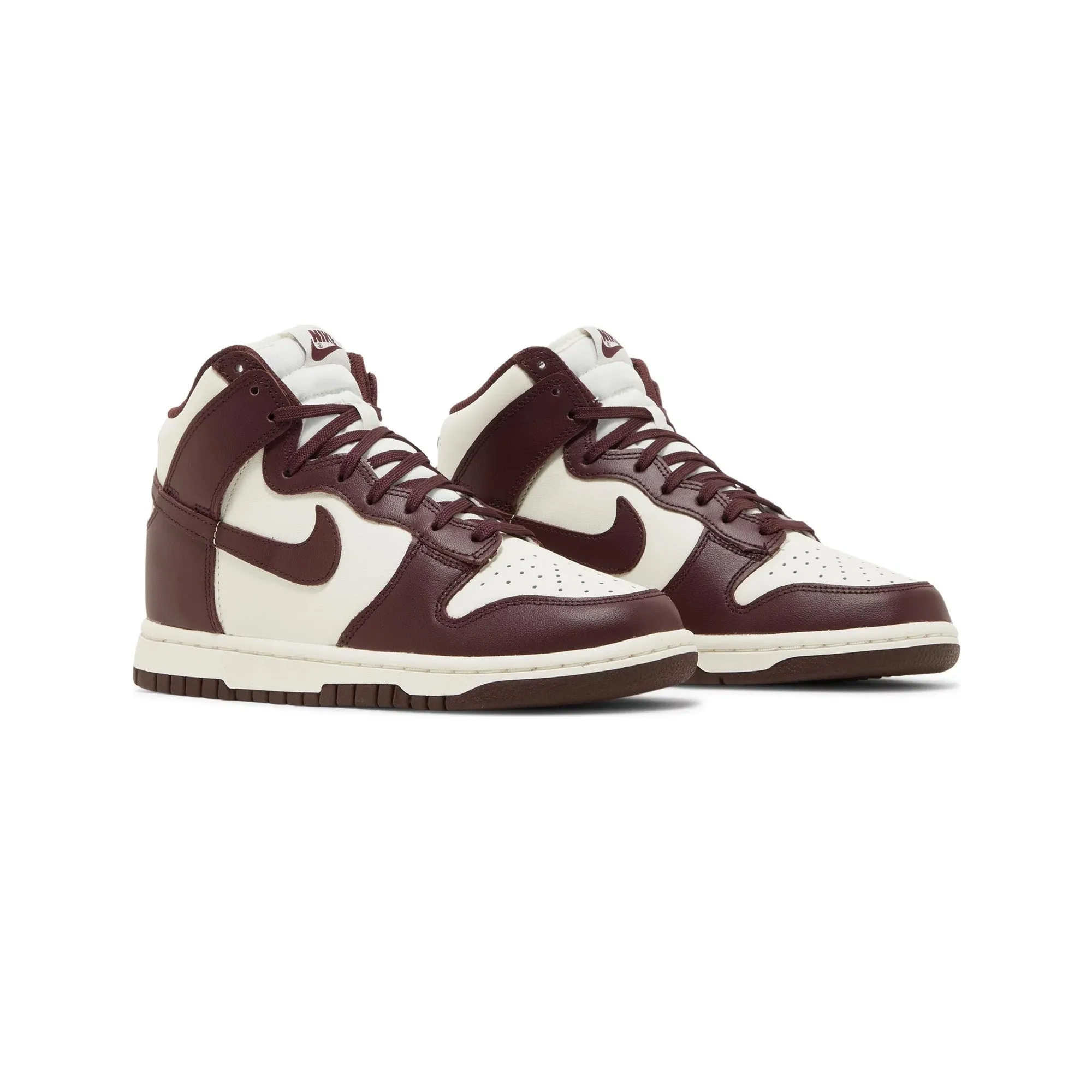 Dynamic chic Nike Dunk High 'Burgundy Crush' Women's (2022)
