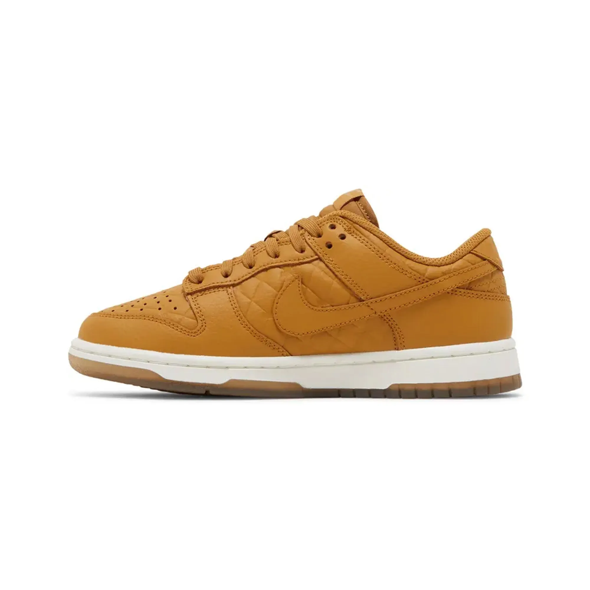 Nike Dunk Low Quilted 'Wheat' W (2022) Bendable