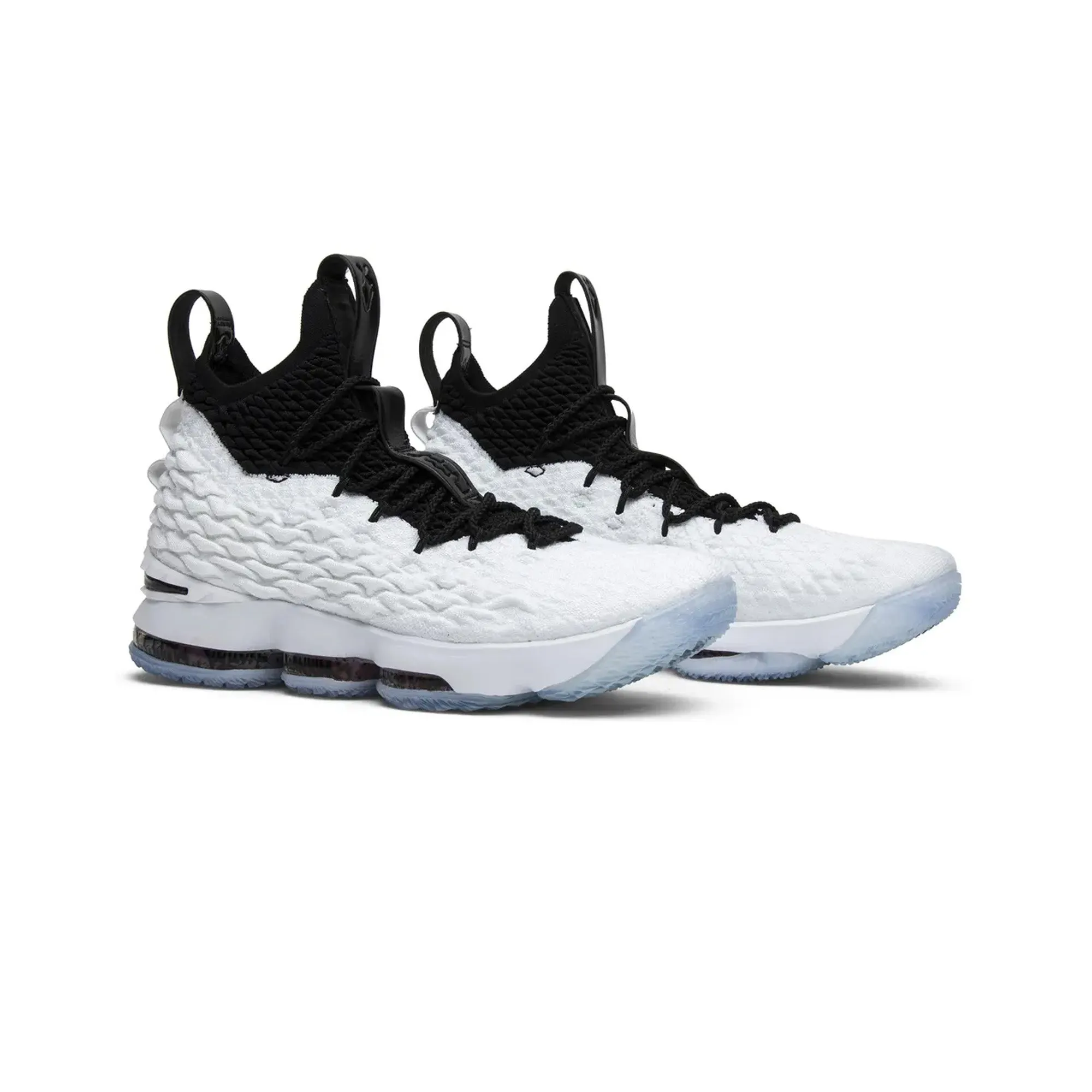 Adjustable Lace Closure Textured Upper Nike LeBron 15 'Graffiti' (2018)