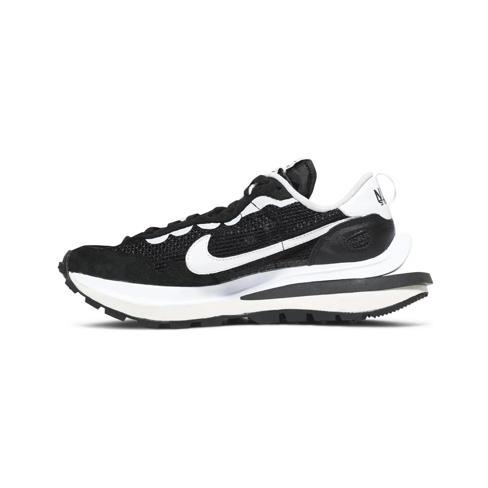 Nike Vaporwaffle x Sacai 'Black White' (2020) Adventure Ready Flexible Groove Design