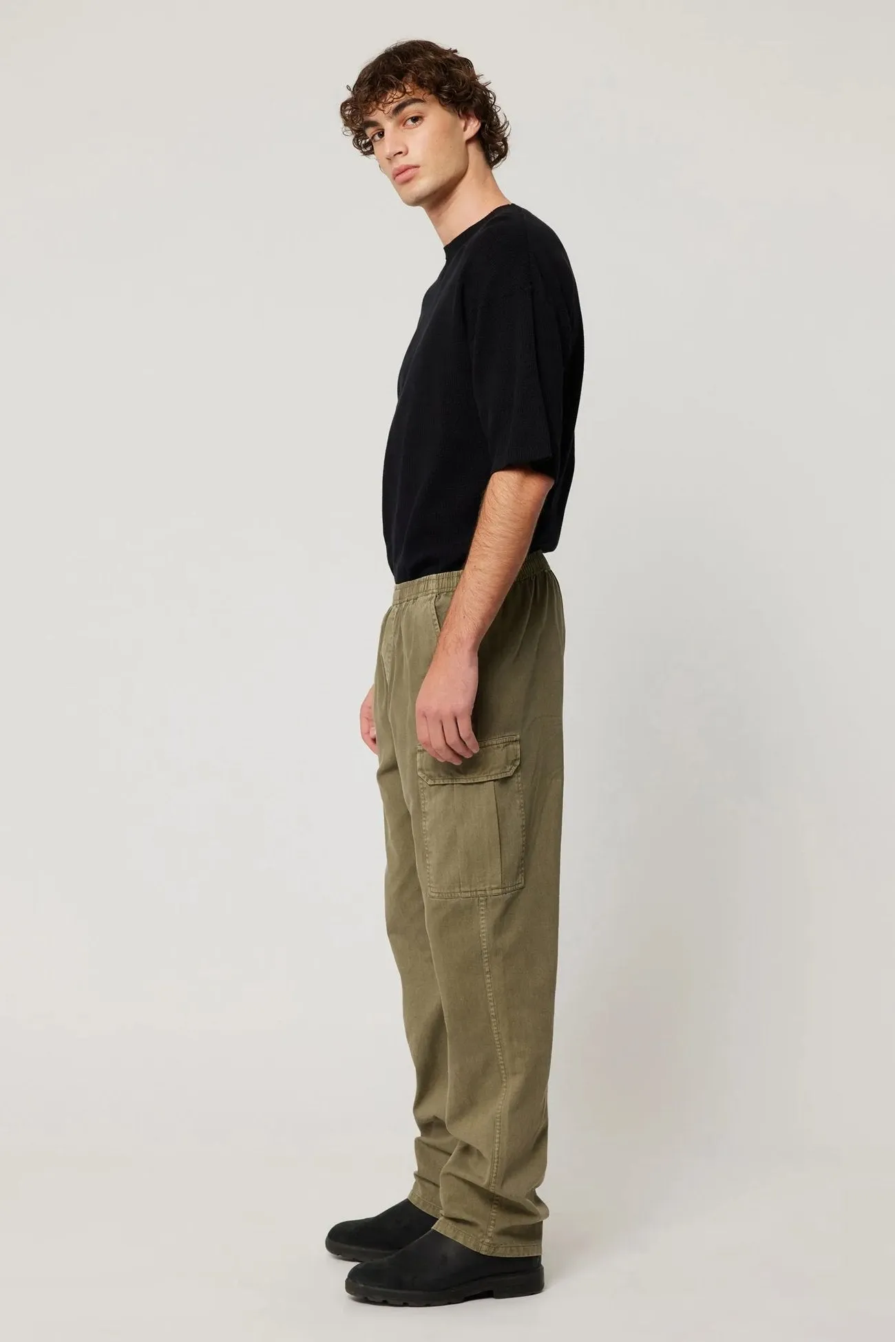 Tradie Cargo Pant Faded Army Cozy Essentials DurableConstruction