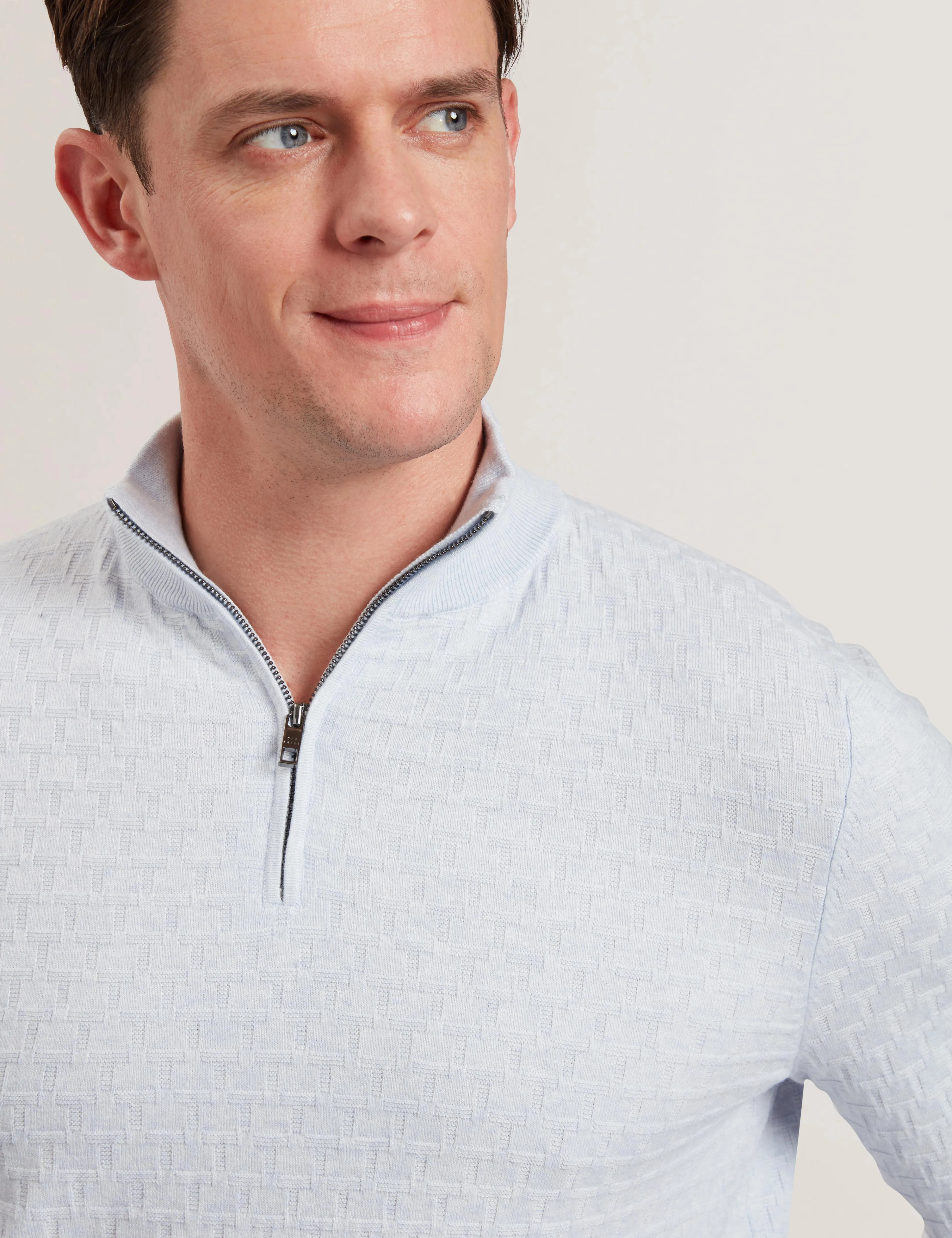 Sleek Movement Static Reducing Finish KURNLE | BABY-BLUE