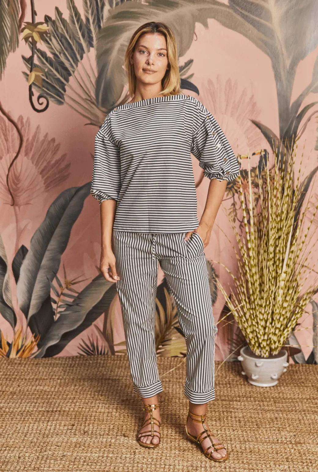MultiPocket FrictionResistant Fabric Button Sleeve Top - Black and White Stripe