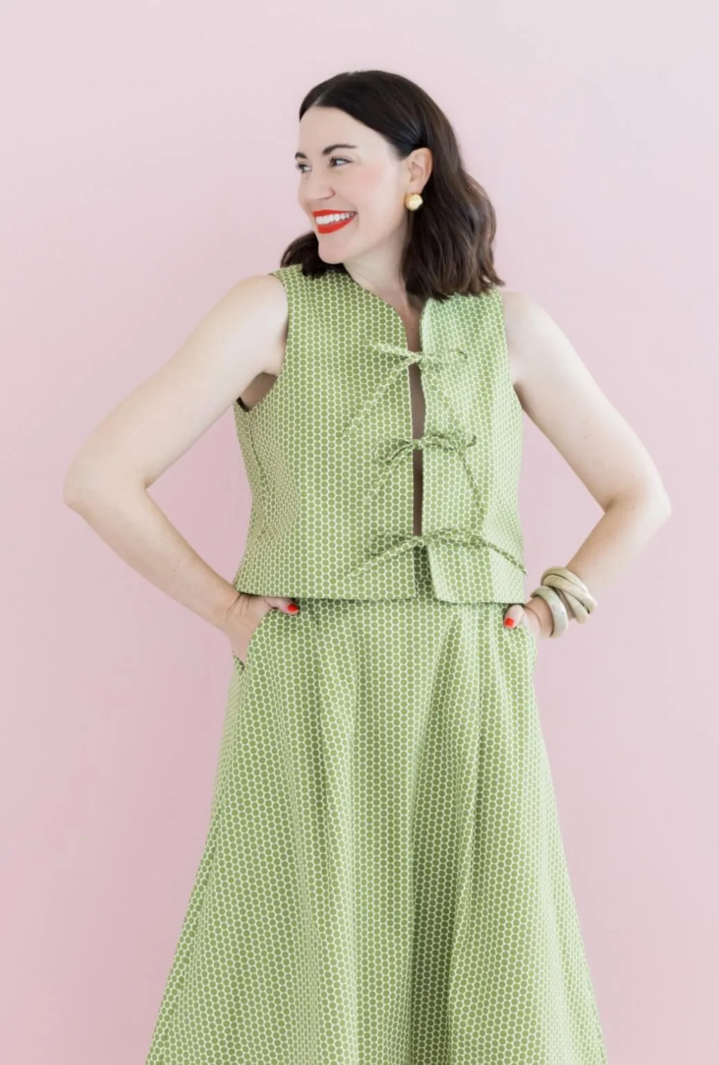Adjustable Detachable Hood Ultra Flexible Buru x Val The Fife Vest - Green Polka Dot